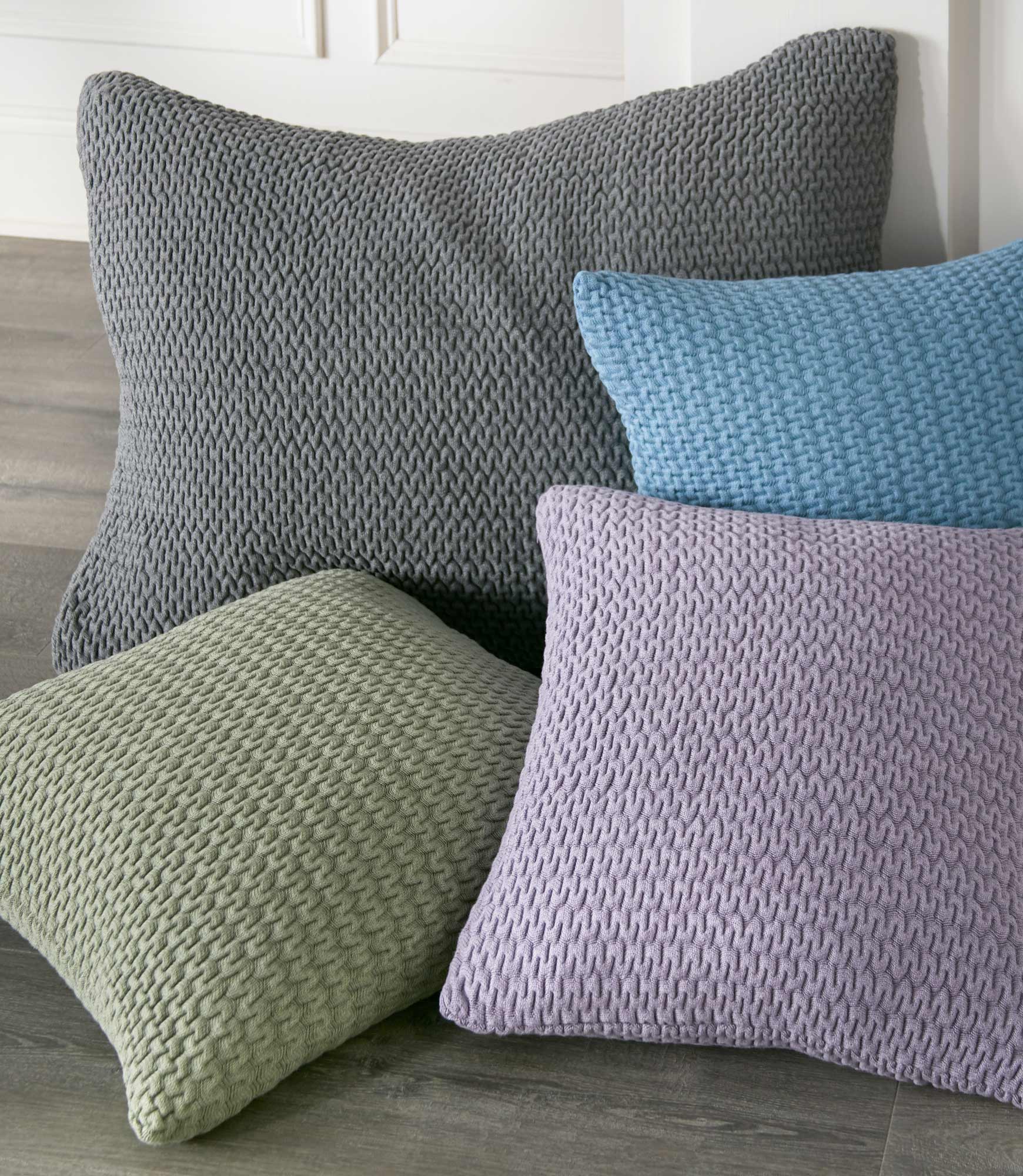 Faro Throw Pillow - Soft Decorative Cushion for Sofa, Bed & Home Decor - Perfect for Living Room, Bedroom & Nursery