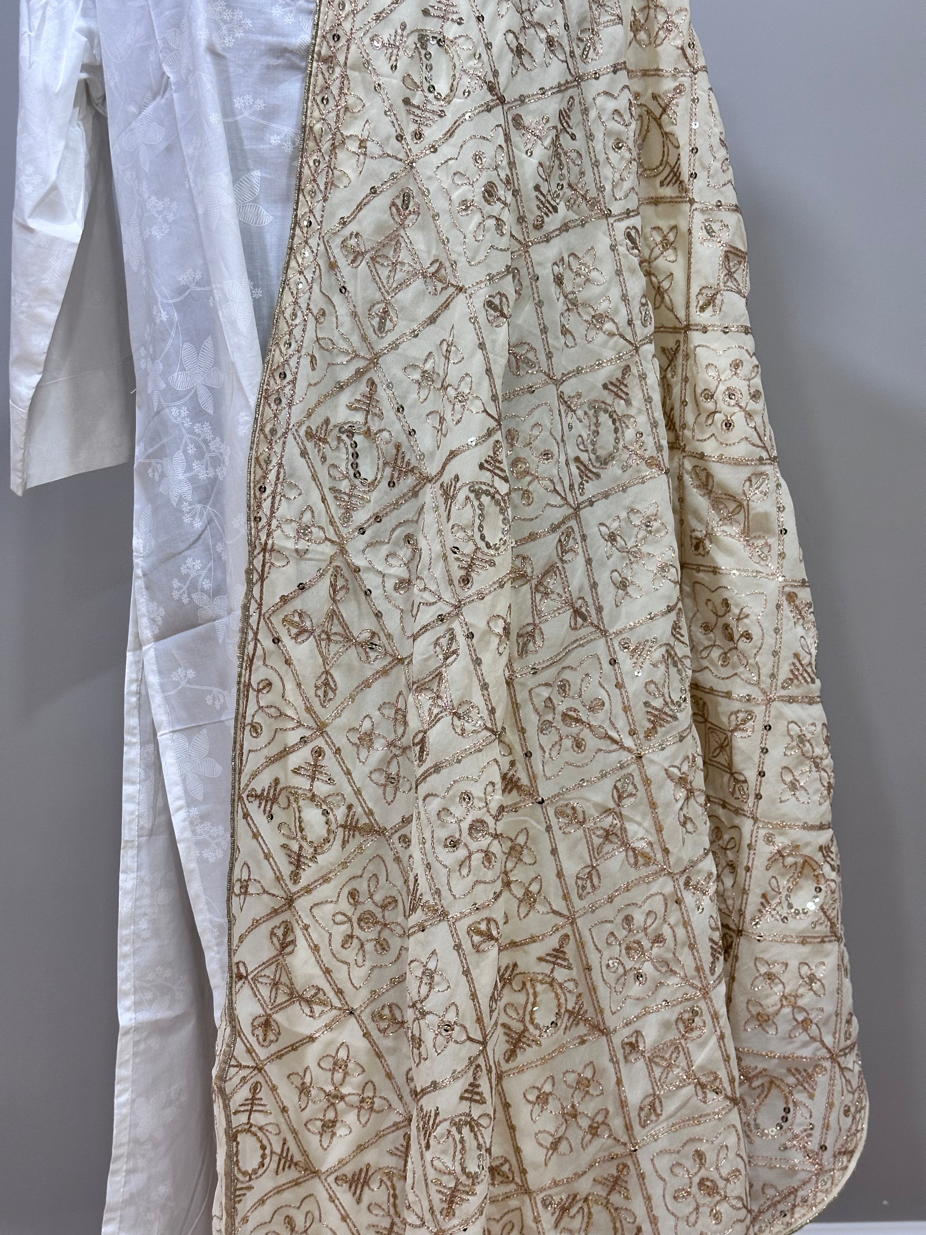 Elegant Cream and Gold Embroidered Dupatta Scarf - Perfect for Weddings, Parties, and Festive Occasions