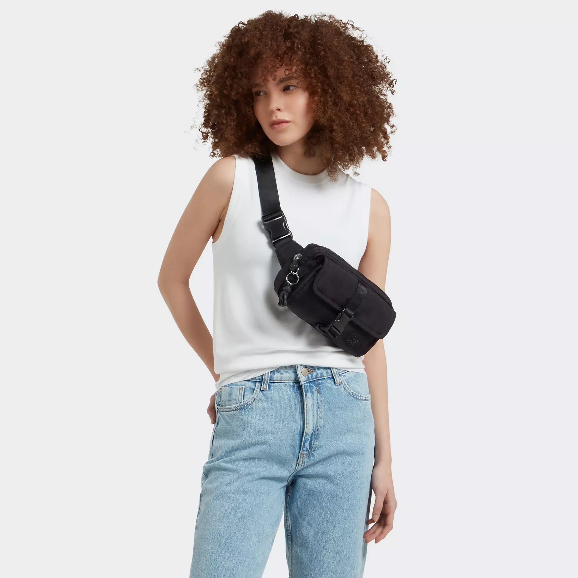 Kipling Izzet Waist Pack - Black Crossbody Bag for Women & Men | Water-Resistant Travel Fanny Pack | Perfect for Hiking, Gym, Running & Everyday Use (M23)