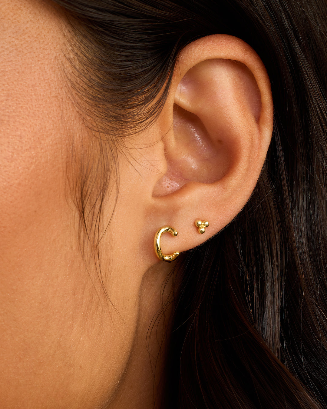 Alphabet Single Huggie Earrings - Gold Plated Initial Letter Studs for Women - Perfect for Everyday Wear, Gifts & Special Occasions