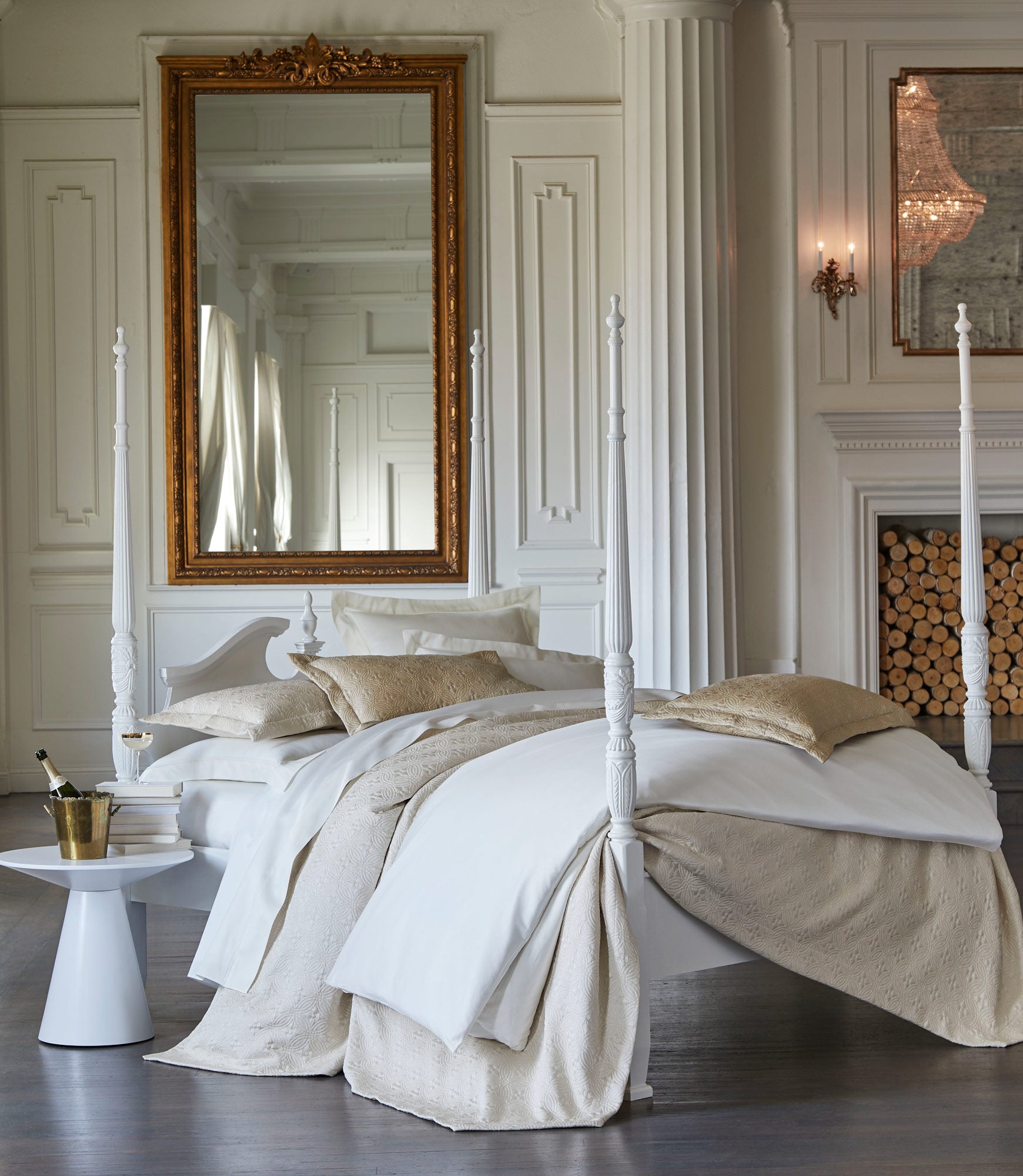 Lucia Matelassé Coverlet - Luxury Quilted Bedspread for Queen Size Beds | Soft & Breathable Bedding for All Seasons | Perfect for Master Bedrooms, Guest Rooms & Hotel Decor