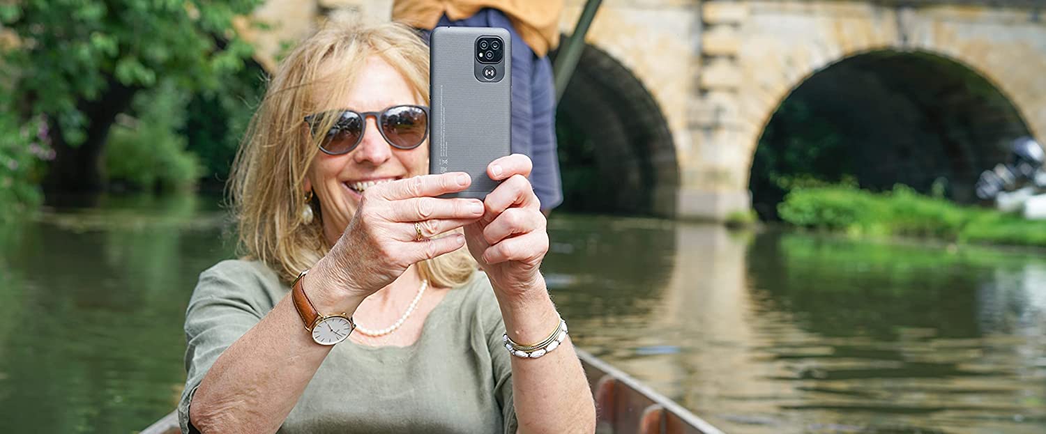 Doro 8100 4G Unlocked Senior Smartphone - Easy-to-Use Mobile Phone with 13MP Triple Camera | Waterproof Android Device | 6.1