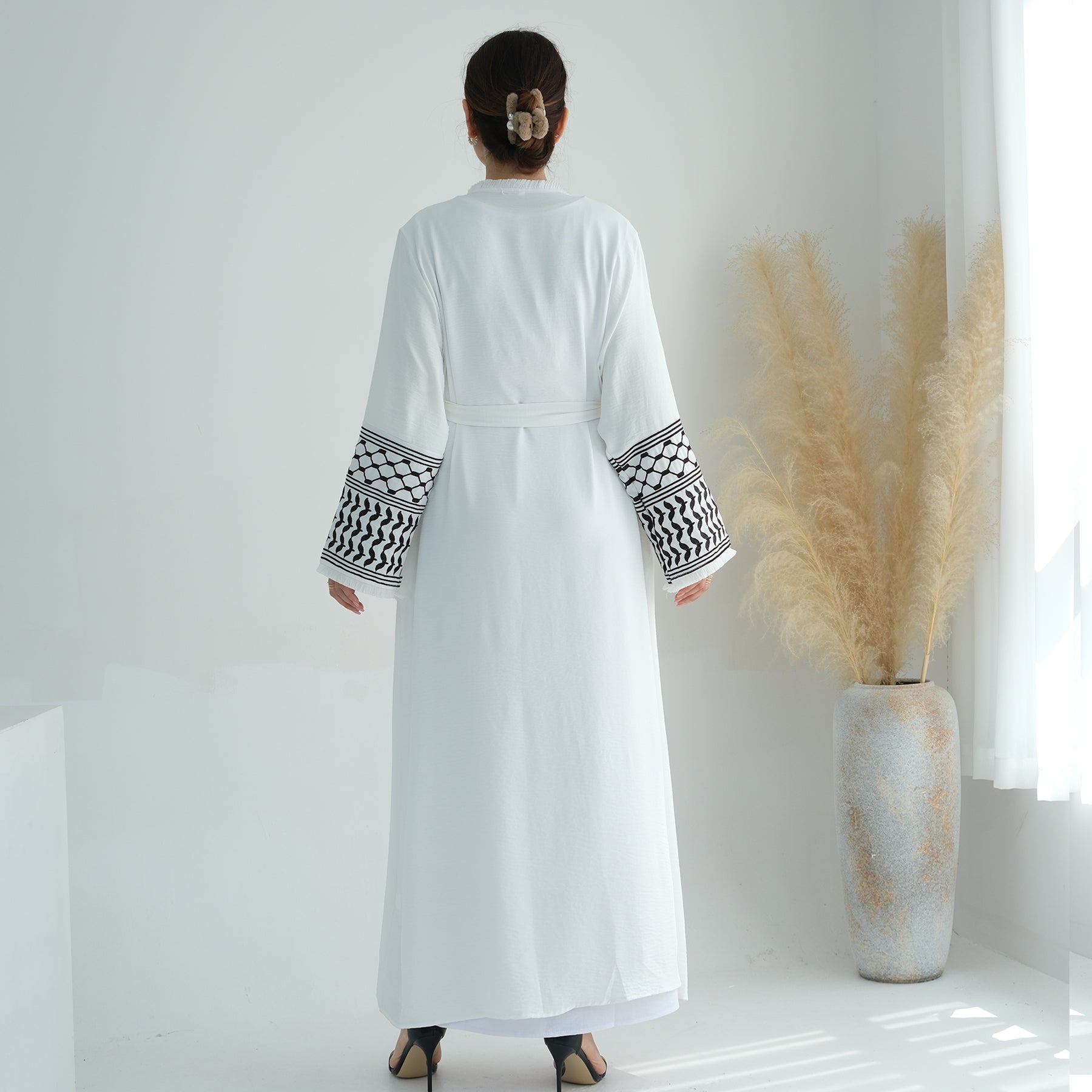 Stylish White Kufiya Open Abaya Set for Women - Modest Islamic Prayer Dress & Elegant Everyday Outfit