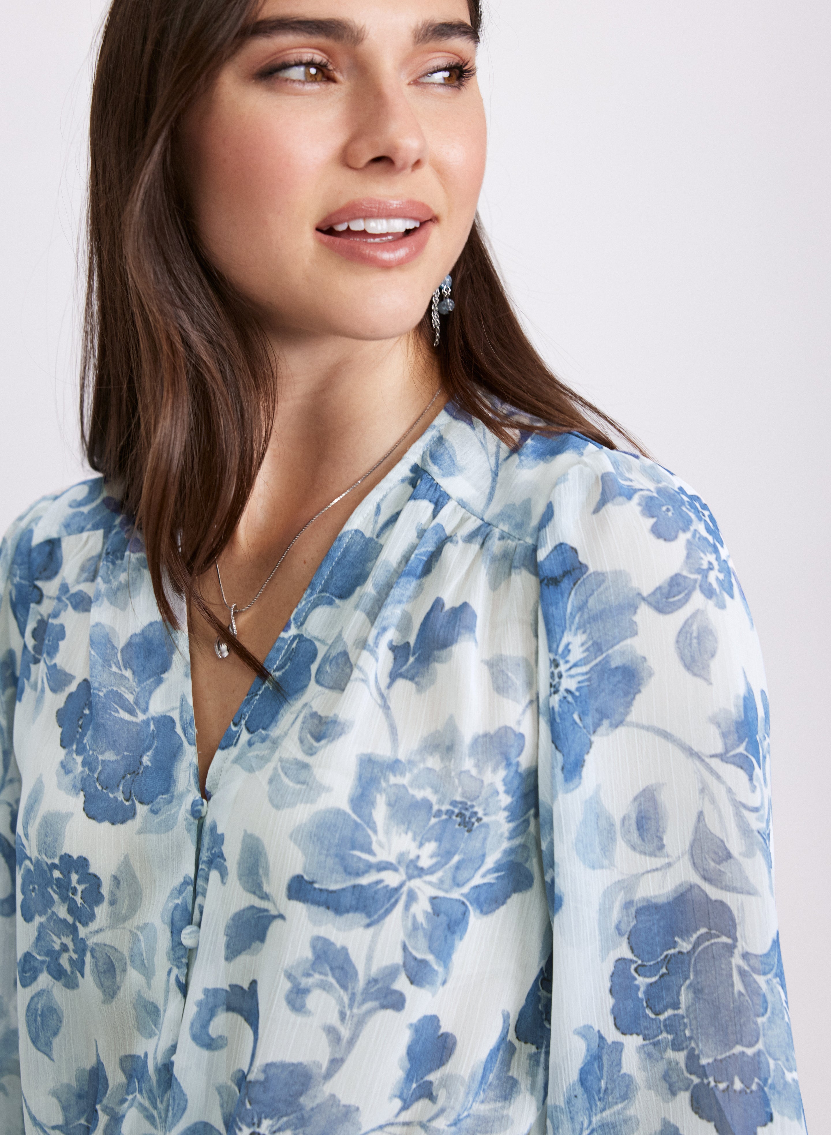 Floral Print Blouse for Women - Elegant Flowy Summer Tops with V-Neck & Short Sleeves - Perfect for Office, Date Night & Casual Outings