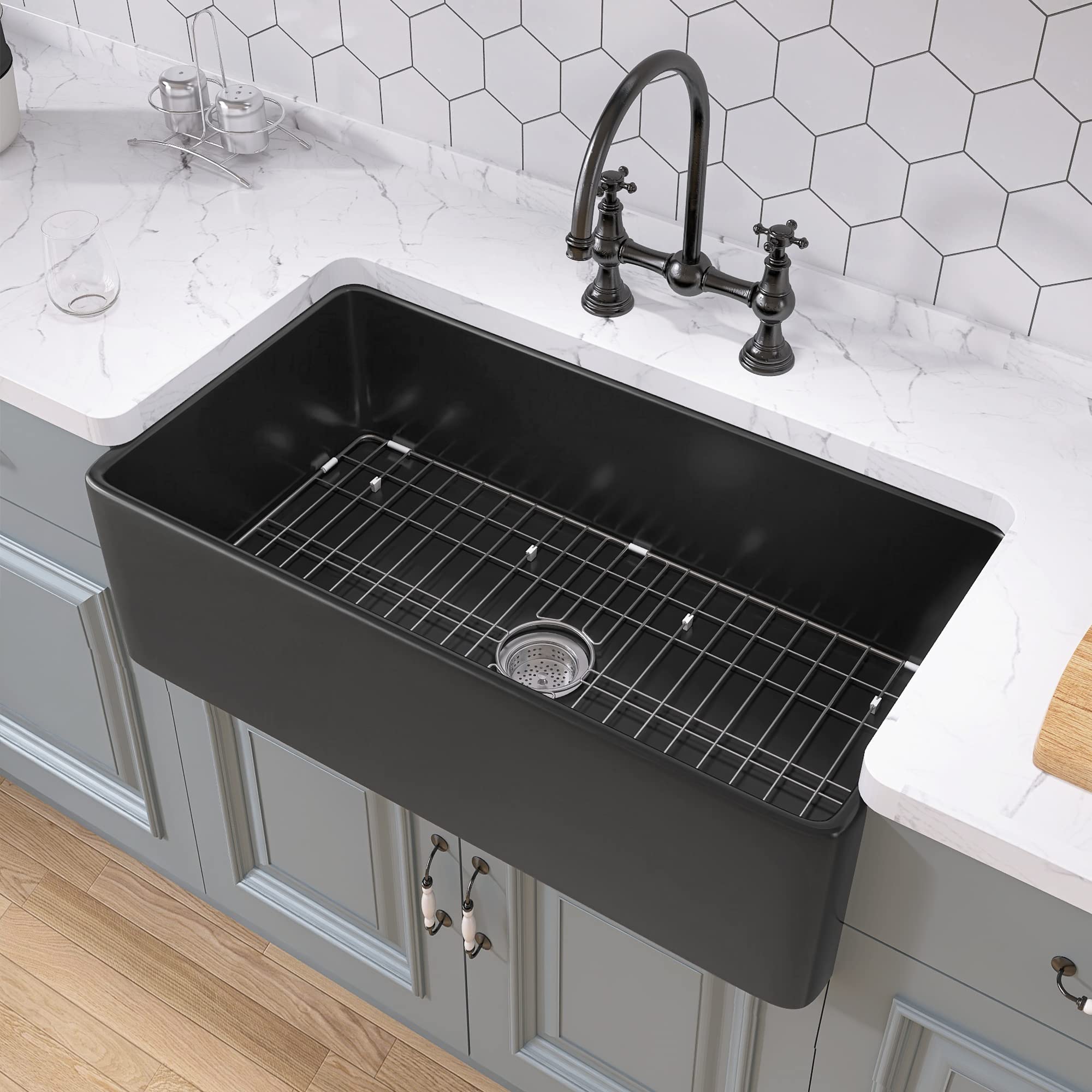 GETPRO 33-Inch Black Farmhouse Sink - Fireclay Apron Front Single Bowl Kitchen Sink with Stainless Steel Bottom Grid & Drain Accessory Kit | Matte Black Finish for Modern & Rustic Kitchens