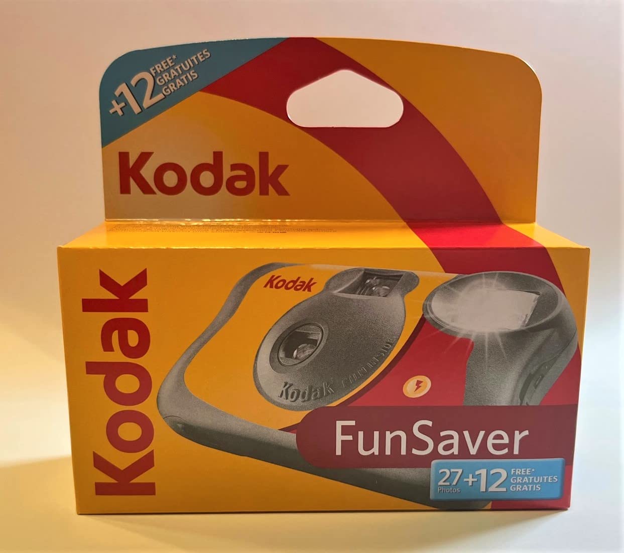 KODAK Fun Saver Disposable Camera - 27+12 Exposures, ISO 800 Film - Perfect for Weddings, Parties & Travel Photography - Capture Memories Instantly
