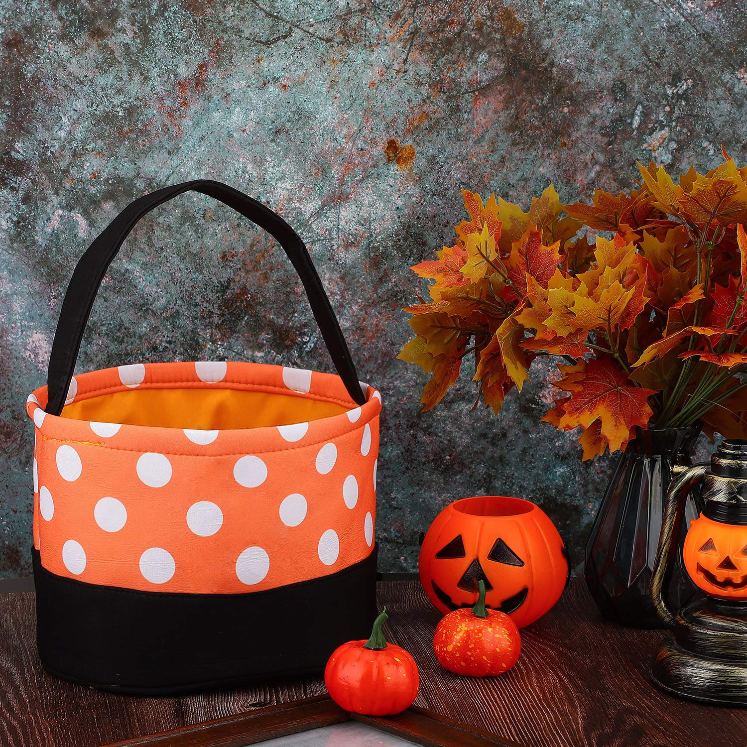 Halloween Candy Bags - Orange & Black Polka Dot Tote Bags for Trick or Treat, Halloween Party Favors & Supplies - Perfect for Kids Halloween Parties, Trick-or-Treating & Halloween Decorations