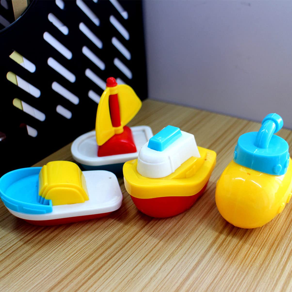 HEMOTON 8-Piece Boat Bath Toys Set for Toddlers & Kids - Fun Floating Bathtub Boats for Boys & Girls - Perfect for Bath Time Play, Pool Parties & Water Play Activities