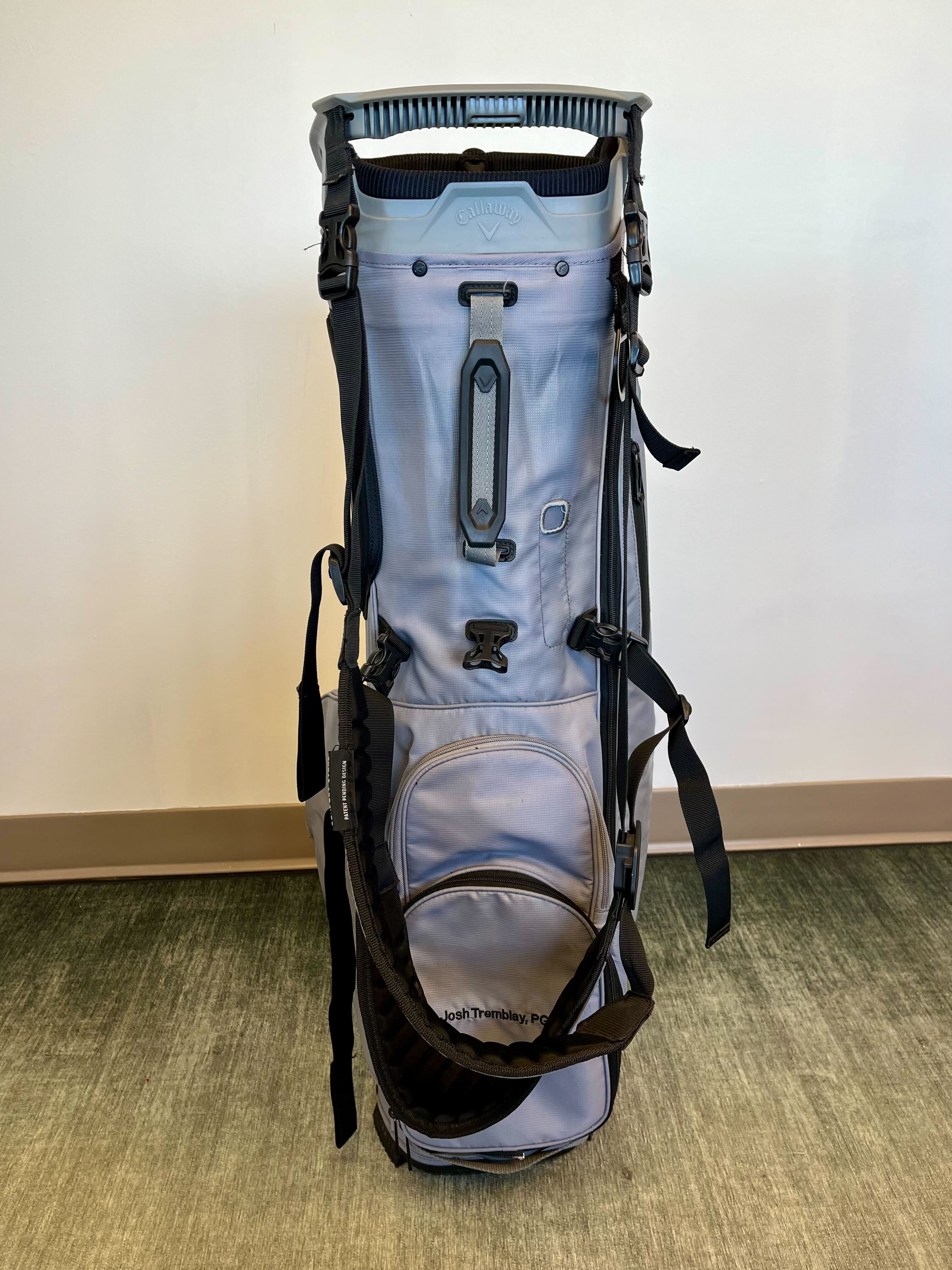 Callaway Fairway + Stand Golf Bag with 4 Dividers, 5 Pockets, Adjustable Strap & Rain Cover - Perfect for Golfers on the Course or Driving Range