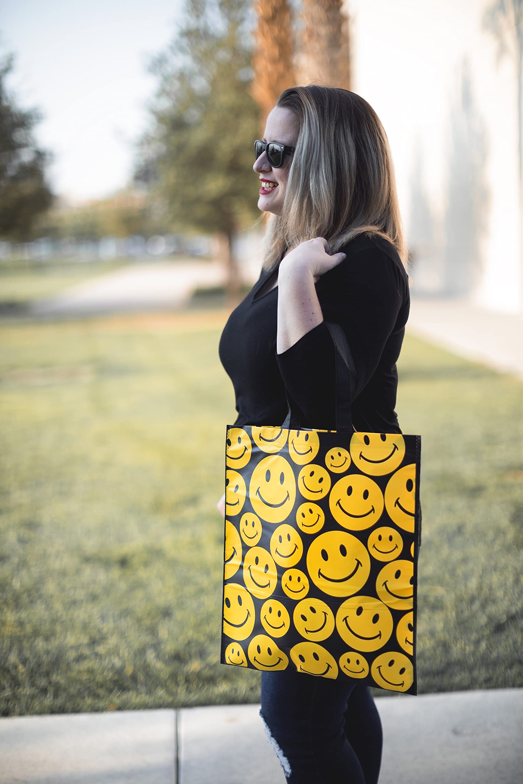 Funiverse Bulk 25 Pack Happy Smile Face Reusable Shopping Totes & Gift Bags - Eco-Friendly Grocery Bags for Shopping, Parties, and Gifting