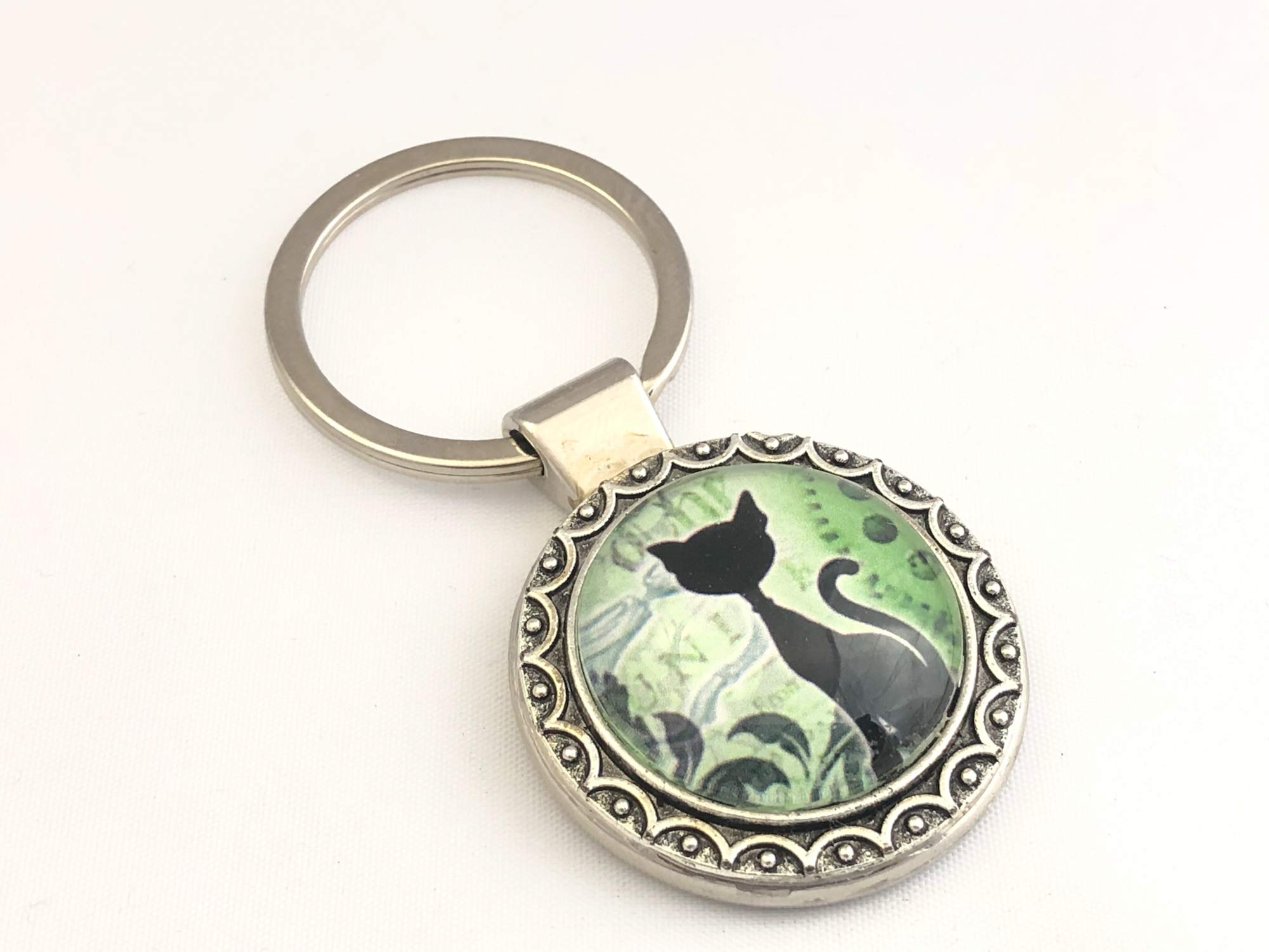 Stylish Cat Keychain for Women - Cute Handbag Charm Accessory - Perfect for Purse, Backpack & Keyring Gifts