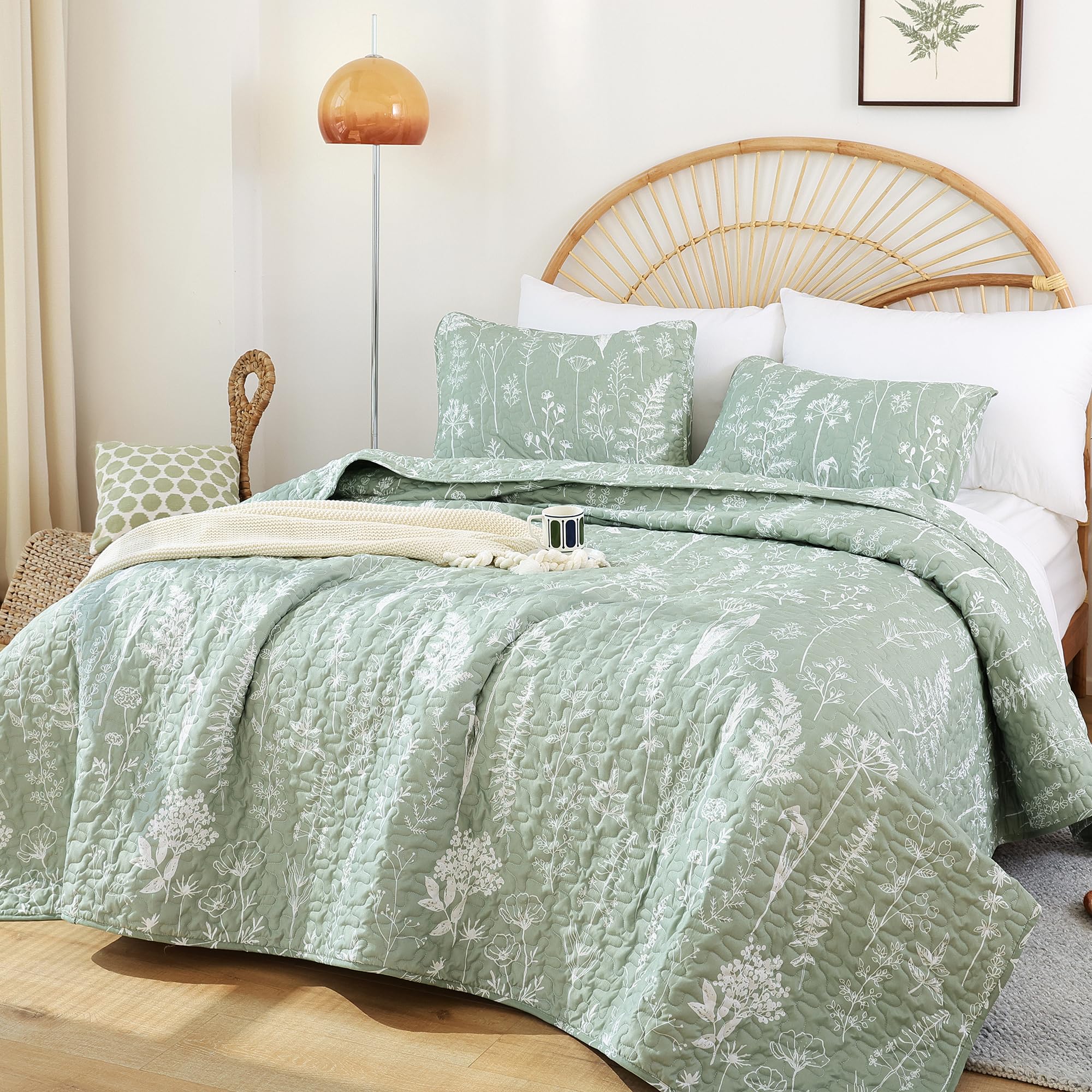 JANZAA King Size Sage Green Boho Quilt Set - 3 Piece Reversible Microfiber Bedding with Floral Pattern, Lightweight Comforter & 2 Pillow Shams | Perfect for Master Bedroom, Guest Room & Bohemian Home Decor