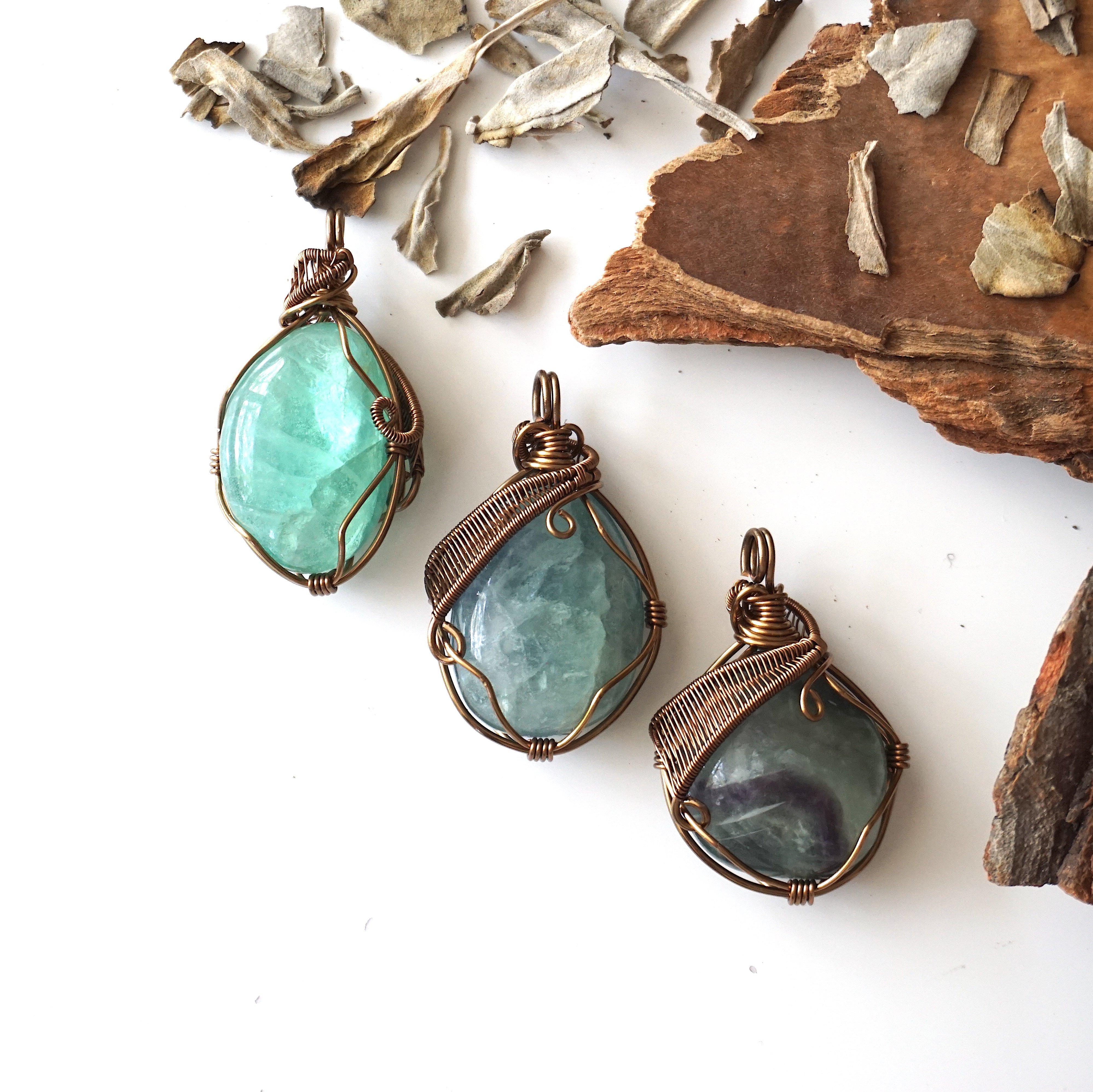 Green Fluorite Necklace in Antique Bronze - Healing Crystal Jewelry for Chakra Balancing & Spiritual Energy | Perfect for Meditation, Yoga & Gift Giving