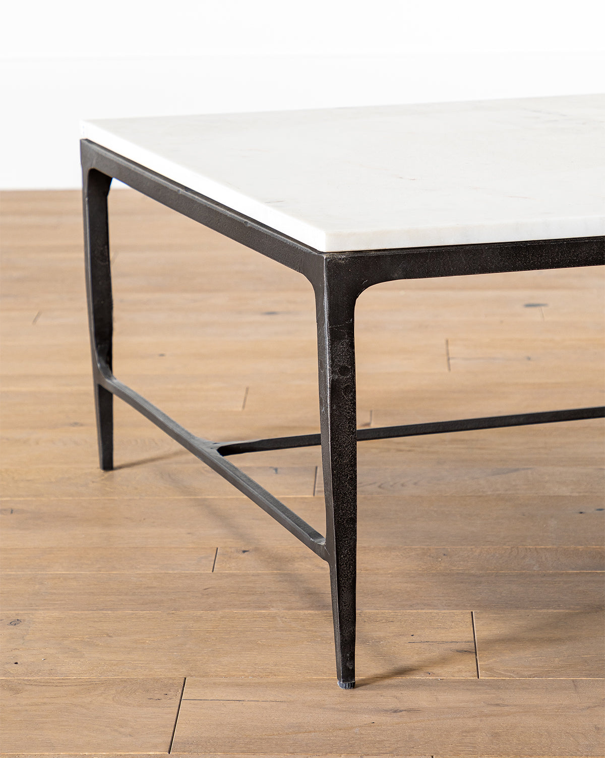Modern Parker Coffee Table - Mid-Century Style Wooden Living Room Table with Storage Shelf - Perfect for Small Spaces, Apartments & Home Decor