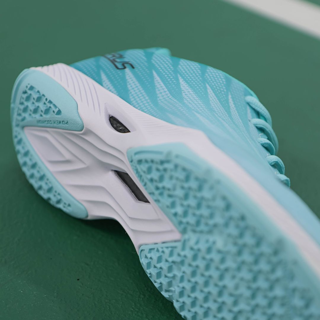 Yonex Aerus Z2 Women's Badminton Shoes - Lightweight & Breathable Mint Green Court Shoes for Indoor Sports & Training