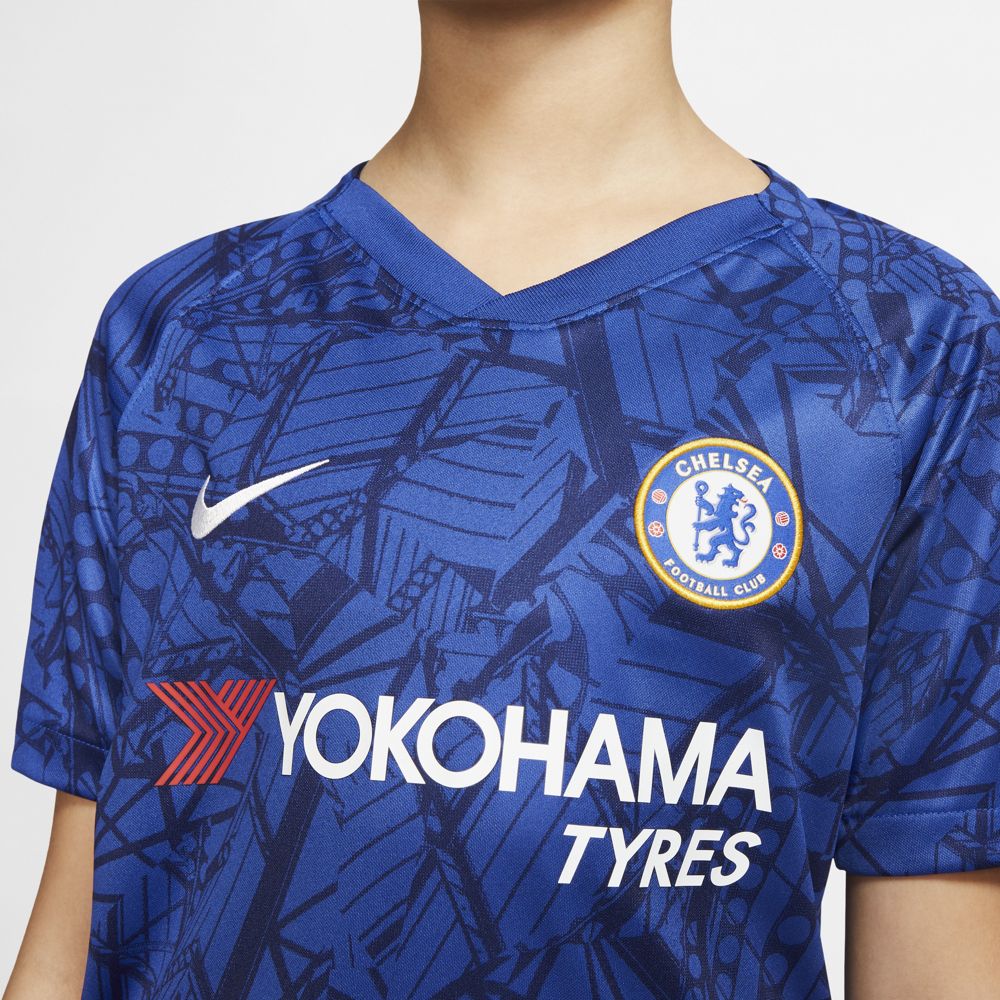 Nike Chelsea FC 2019/20 Stadium Home Big Kids' Soccer Jersey - Authentic Replica Football Shirt for Youth Fans - Perfect for Match Day, Training & Soccer Gifts