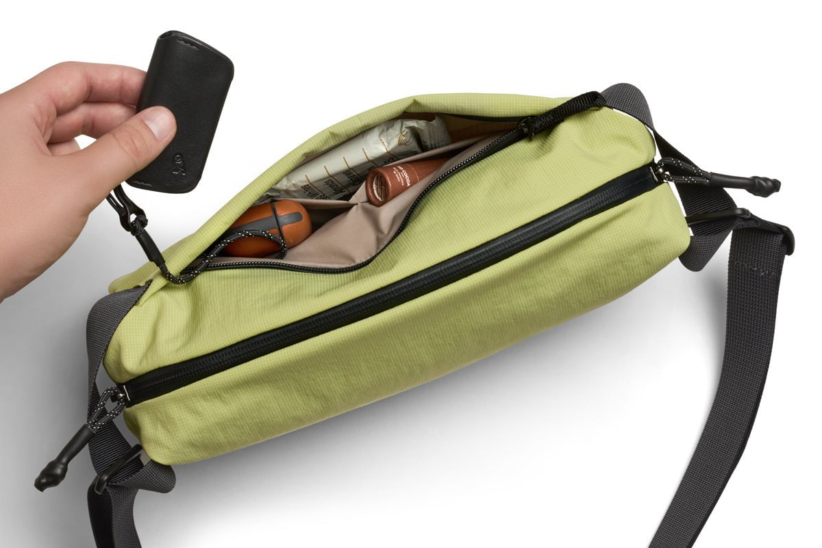 Bellroy Lite Sling - Lightweight Crossbody Bag for Men & Women | Water-Resistant Travel Sling Pack | Perfect for Hiking, Commuting & Everyday Carry (Black)