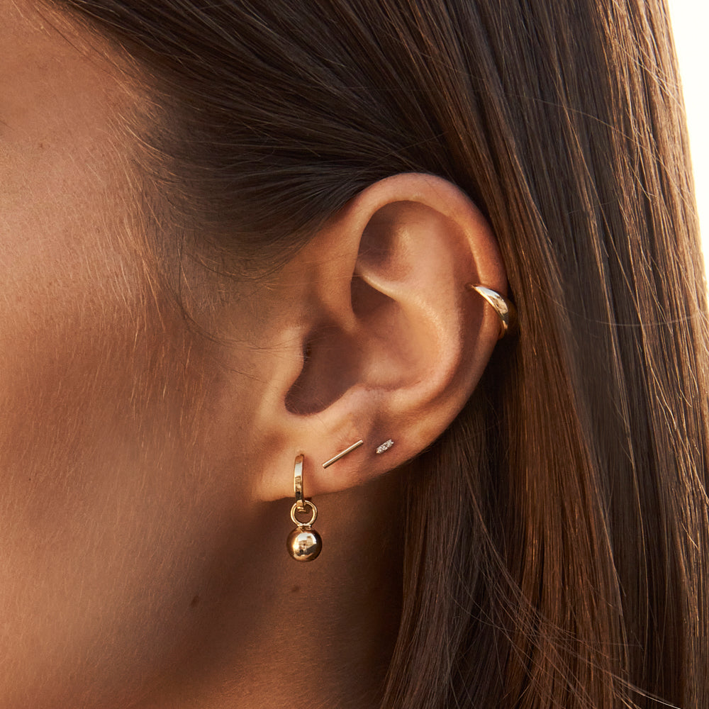 Gold Slim Curve Single Ear Cuff - Trendy Minimalist Ear Jewelry for Women - Perfect for Parties, Weddings & Everyday Wear
