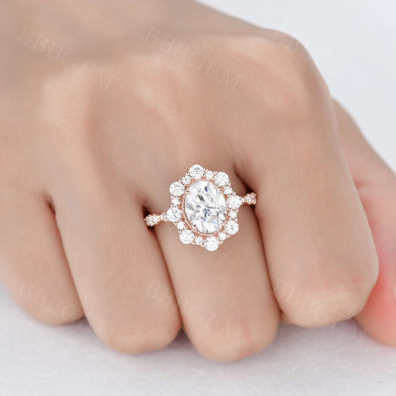Vintage 2CT Oval Cut Moissanite Halo Engagement Ring in Solid 14K White Gold - Perfect for Proposals, Weddings & Anniversary Gifts