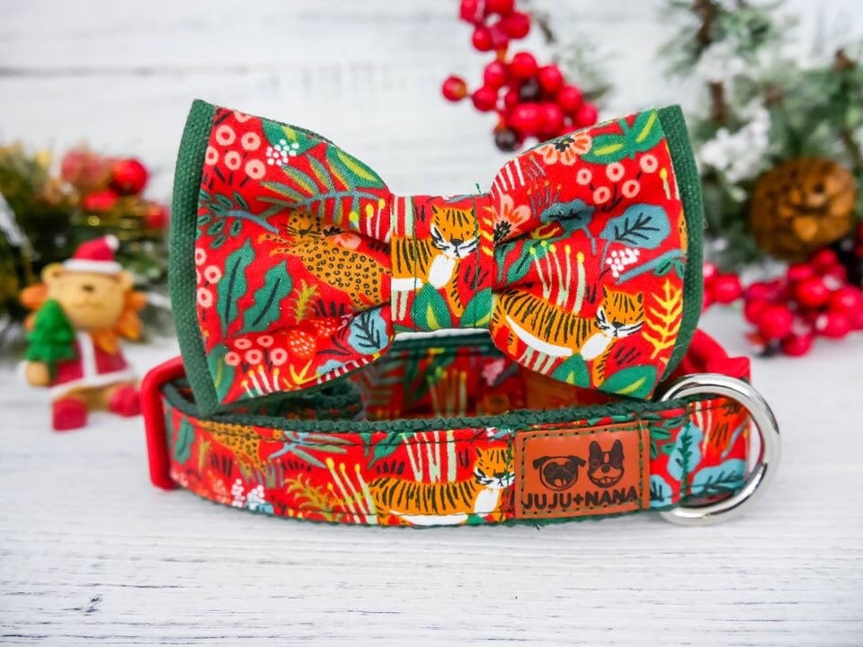 Rifle Paper Co Christmas Dog Collar with Bow Tie - Festive Holiday Pet Accessory for Dogs - Perfect for Christmas Photos, Parties & Gifts