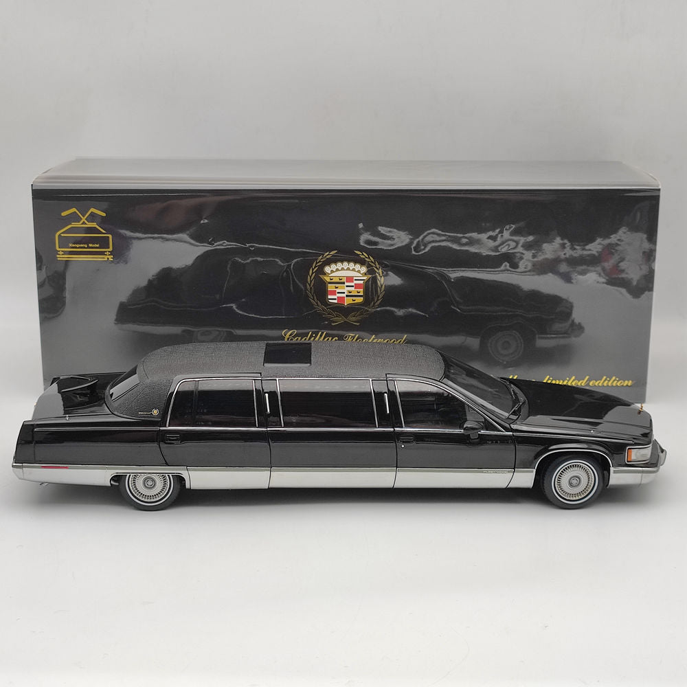 1:18 Scale Cadillac Fleetwood Long Wheelbase Diecast Model Car - Gold Logo Limited Edition (Only 99 Pieces) - Collectible Toy Car Gift for Adults & Car Enthusiasts - Perfect for Display, Collection and Special Occasion Gifts