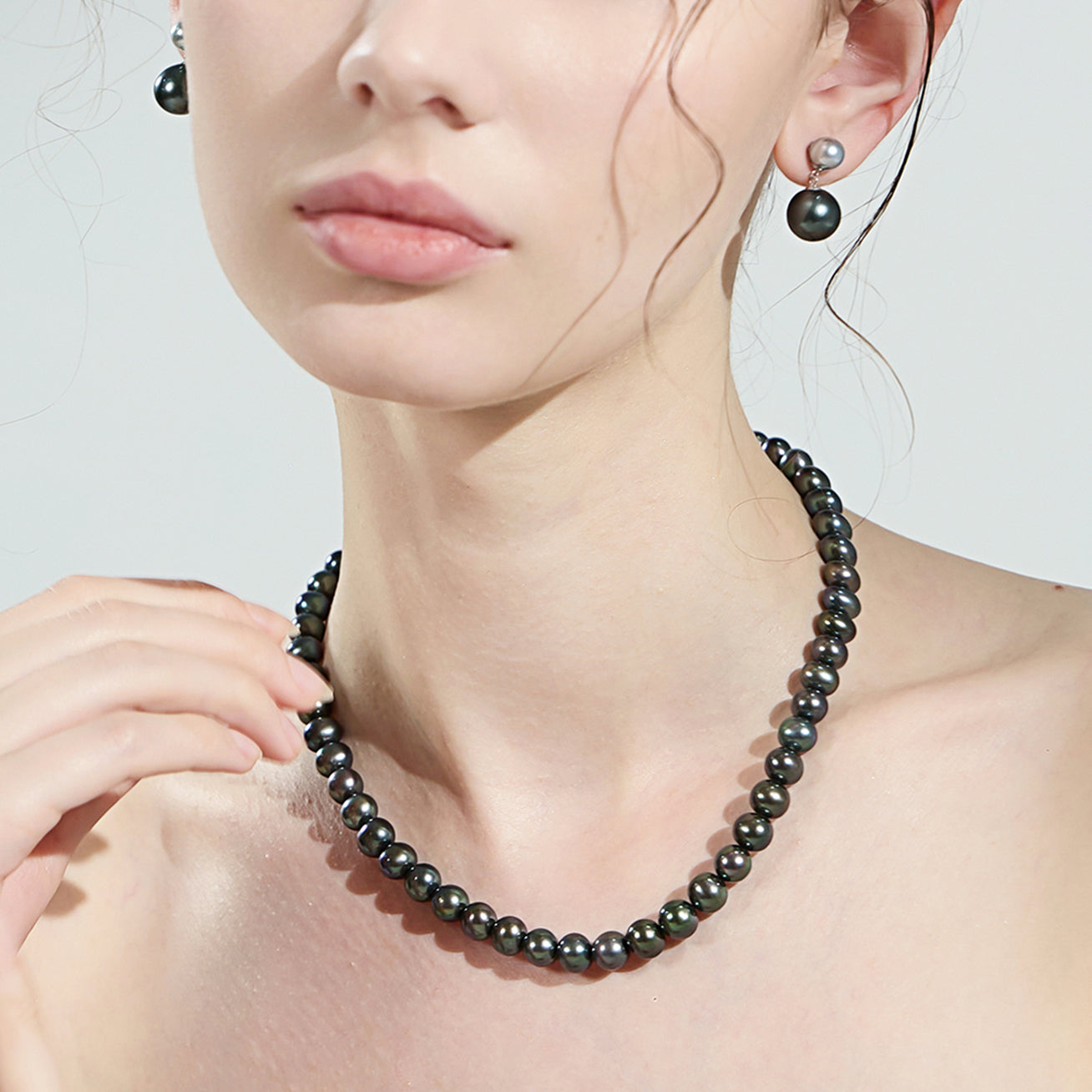 18K Solid Gold Aurora Tahitian Pearl Necklace KN00100 - Elegant Jewelry for Women, Perfect for Weddings, Parties & Special Occasions