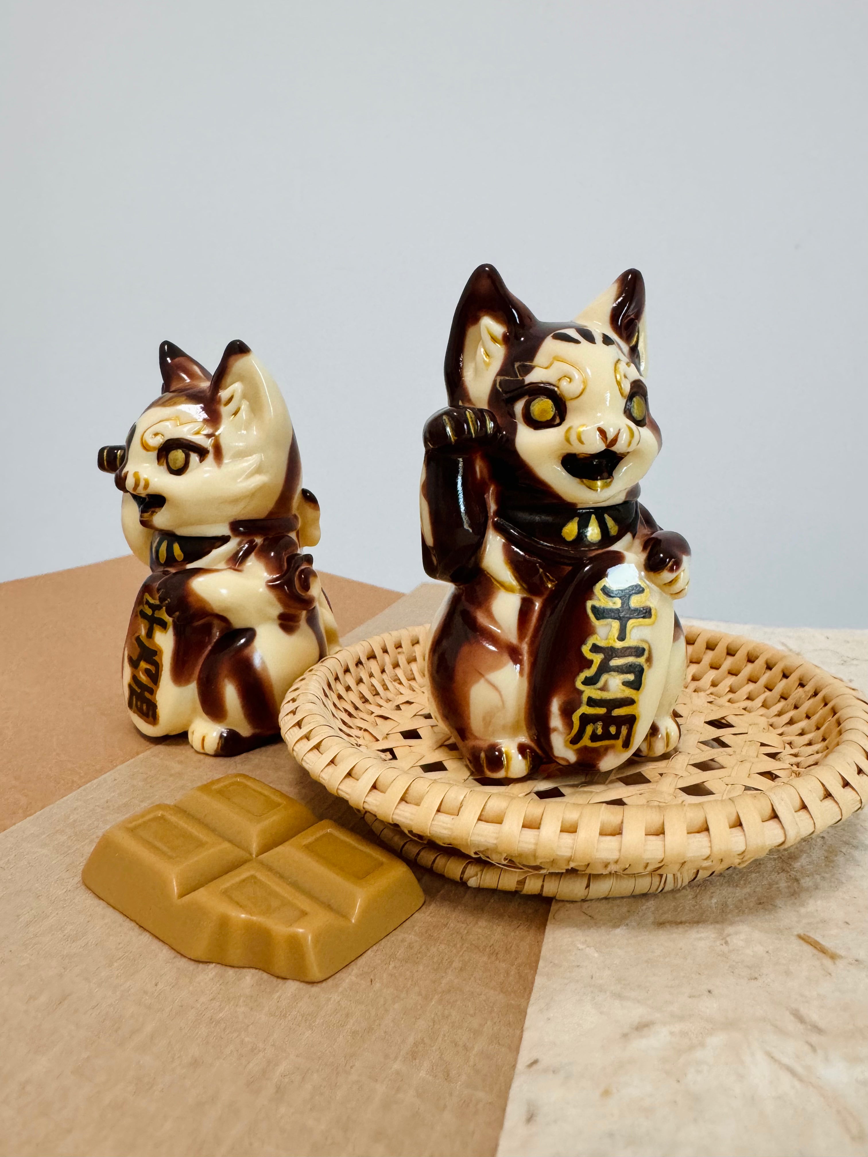 Bake Lucky Cat Chocolate by Genkosha - Japanese Lucky Charm Chocolate for Baking & Gifting - Perfect for Birthdays, Parties & Good Luck Wishes
