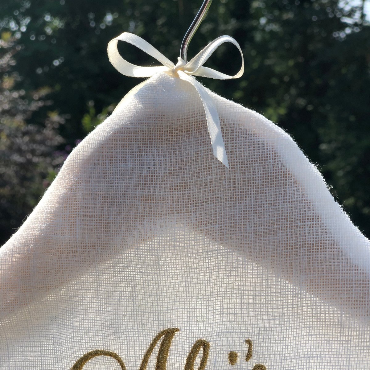 Custom Wedding Dress Hanger - Personalized Bridal Gown Hanger for Wedding Day & Bridal Shower - Perfect for Wedding Photography, Bridal Suite Decor & Gift Giving