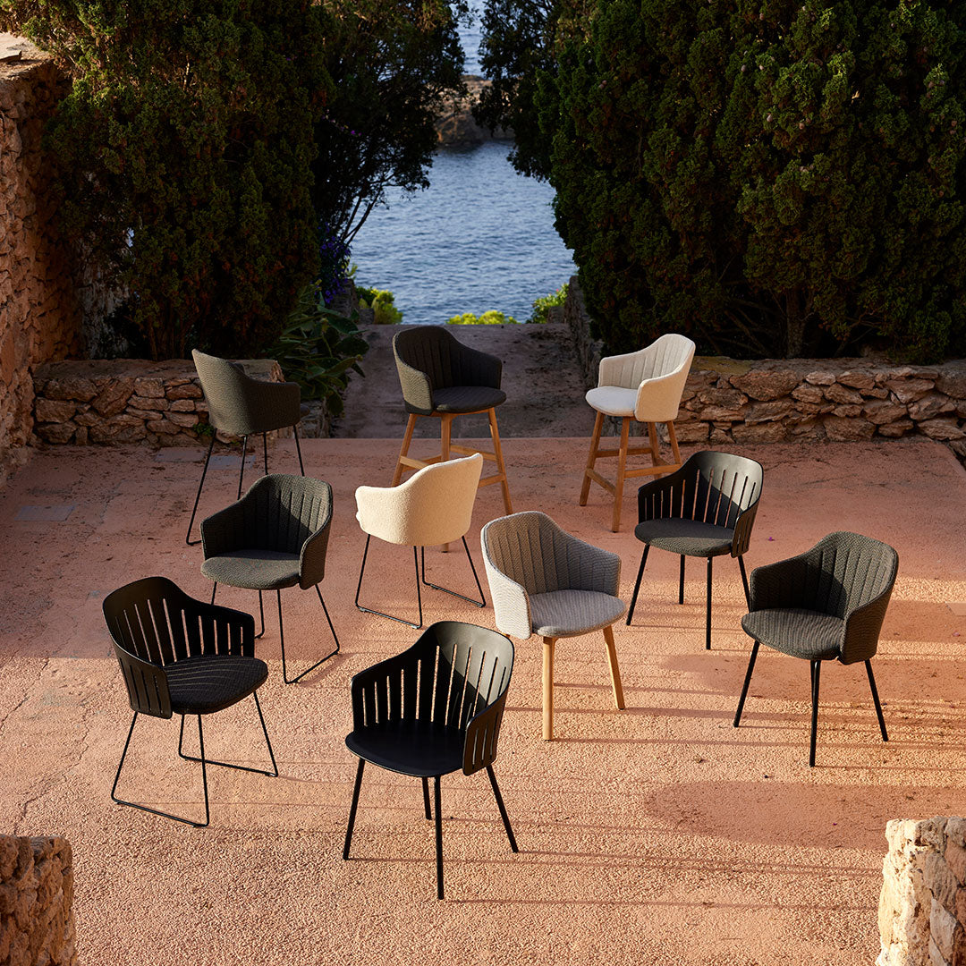 Premium Outdoor Chair with Wood Base & Comfortable Back/Seat Cushion - Perfect for Patio, Garden, Poolside, and Backyard Relaxation