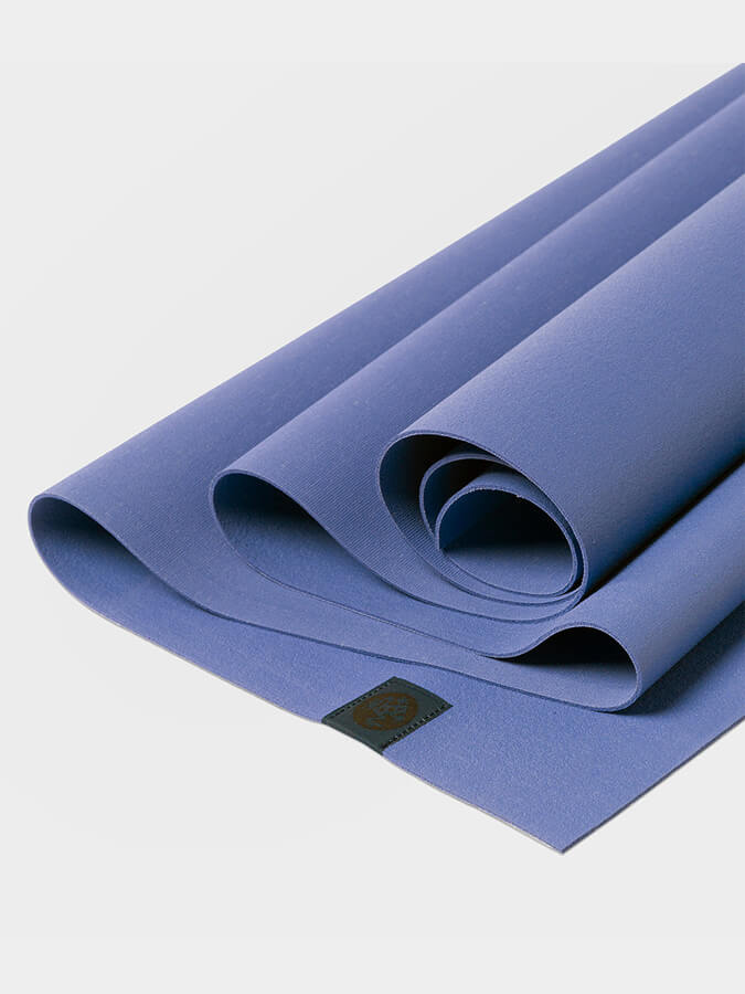 Manduka eKO SuperLite Travel Yoga Mat 1.5mm - Eco-Friendly & Lightweight for Yoga, Pilates & Travel - Perfect for Home, Studio & Outdoor Workouts
