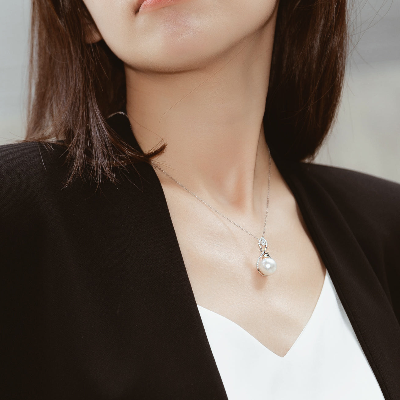 18K Solid Gold Australian White South Sea Pearl Necklace - Elegant Pearl Jewelry for Women, Perfect for Weddings, Anniversaries & Special Occasions (KN00037)