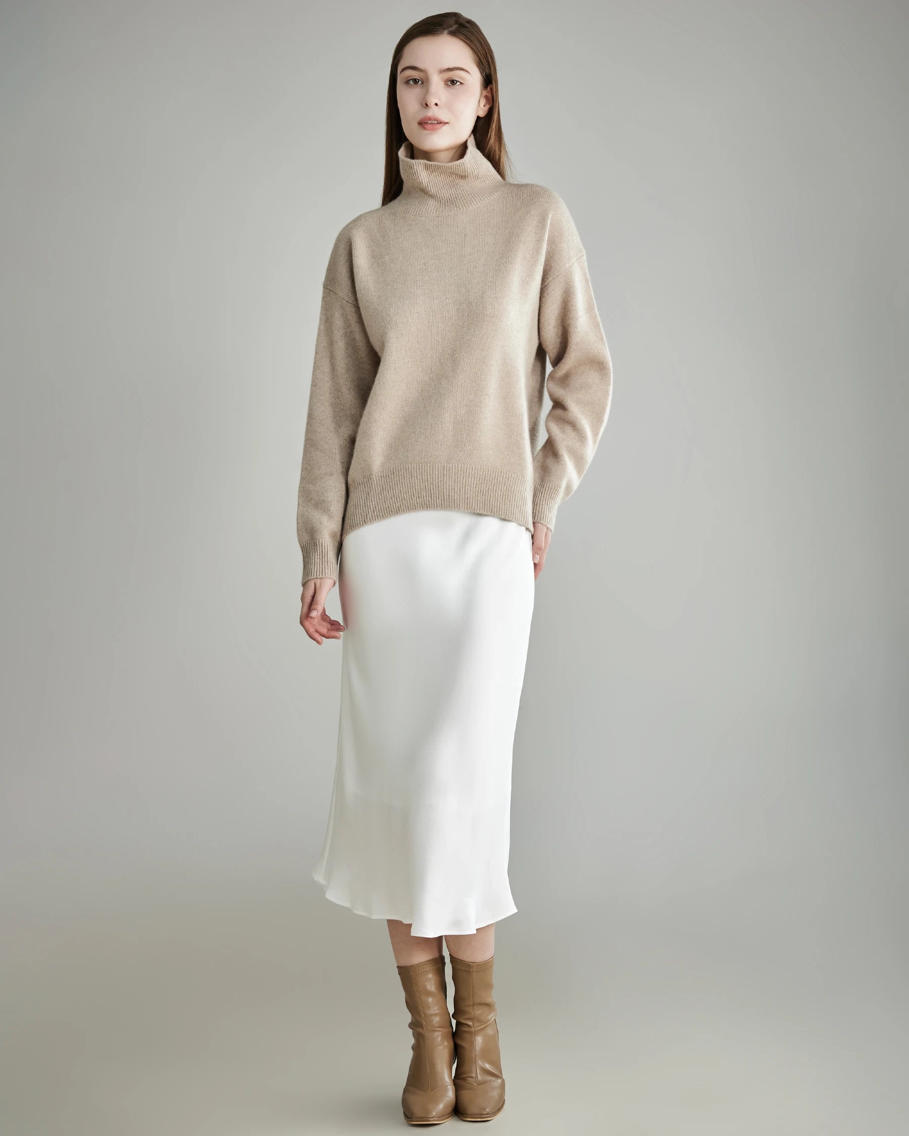 Luxury Women's Oversized Turtleneck Cashmere Sweater - Soft & Warm Winter Pullover for Casual Outfits, Office Wear & Holiday Fashion