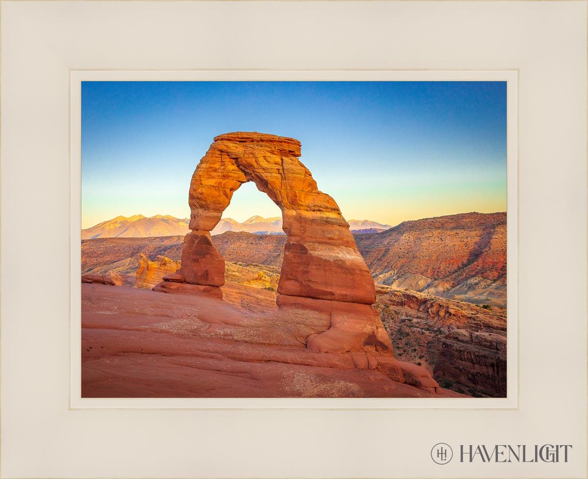 Delicate Arch Utah - Stunning Natural Sandstone Formation for Hiking & Photography | Perfect for Outdoor Adventures & Travel Souvenirs