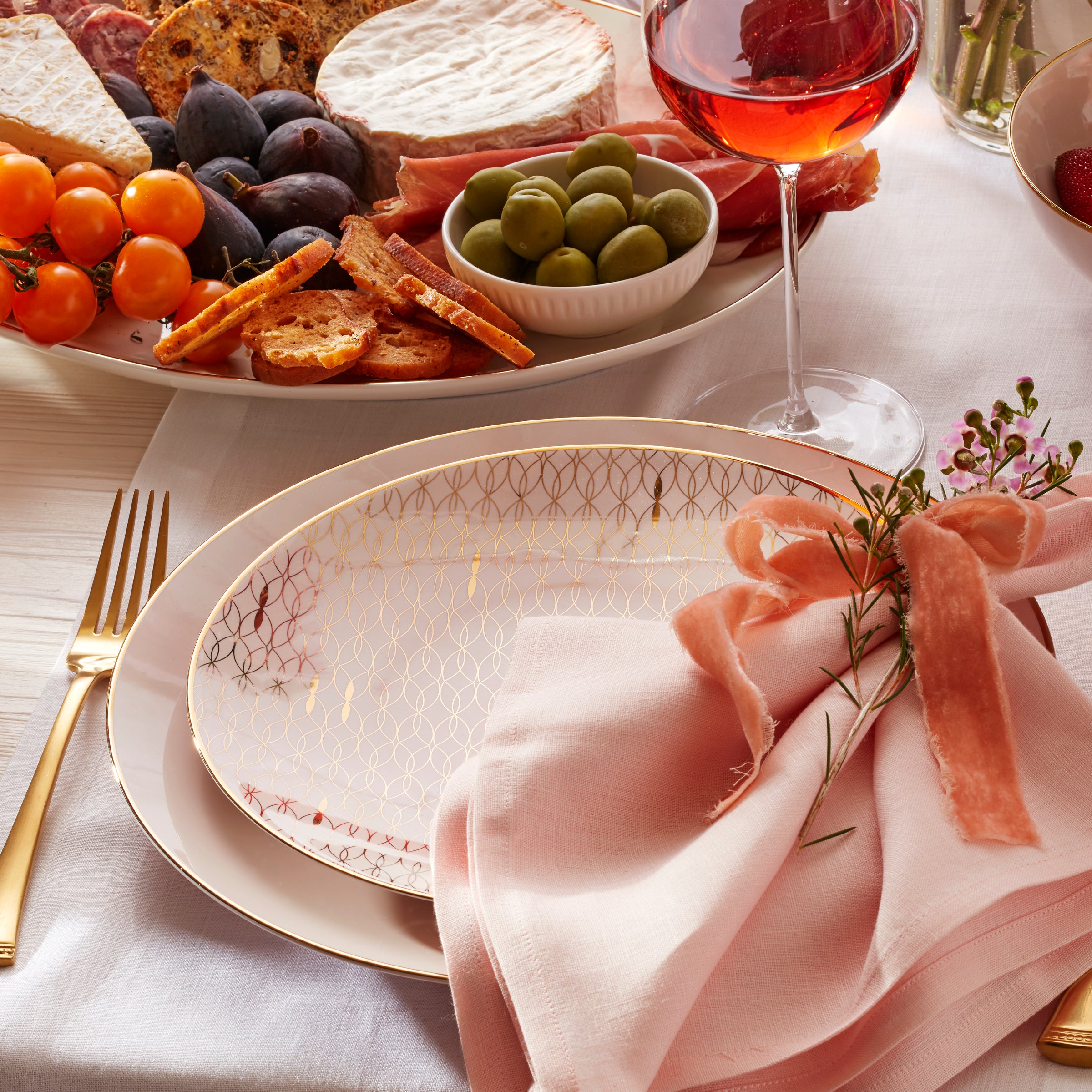 Trianna Blush 12-Piece Dinnerware Set - Porcelain Plates, Bowls & Mugs for Elegant Dining, Perfect for Dinner Parties & Family Gatherings