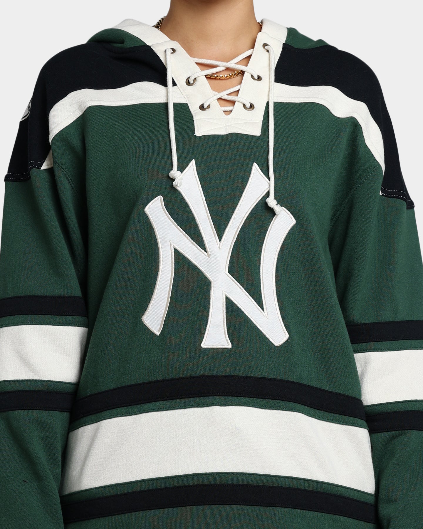 47 Brand New York Yankees Superior Lacer Hoodie for Men - Dark Green Pullover Sweatshirt with Adjustable Drawstring Hood - Perfect for Baseball Games, Casual Wear & Outdoor Activities