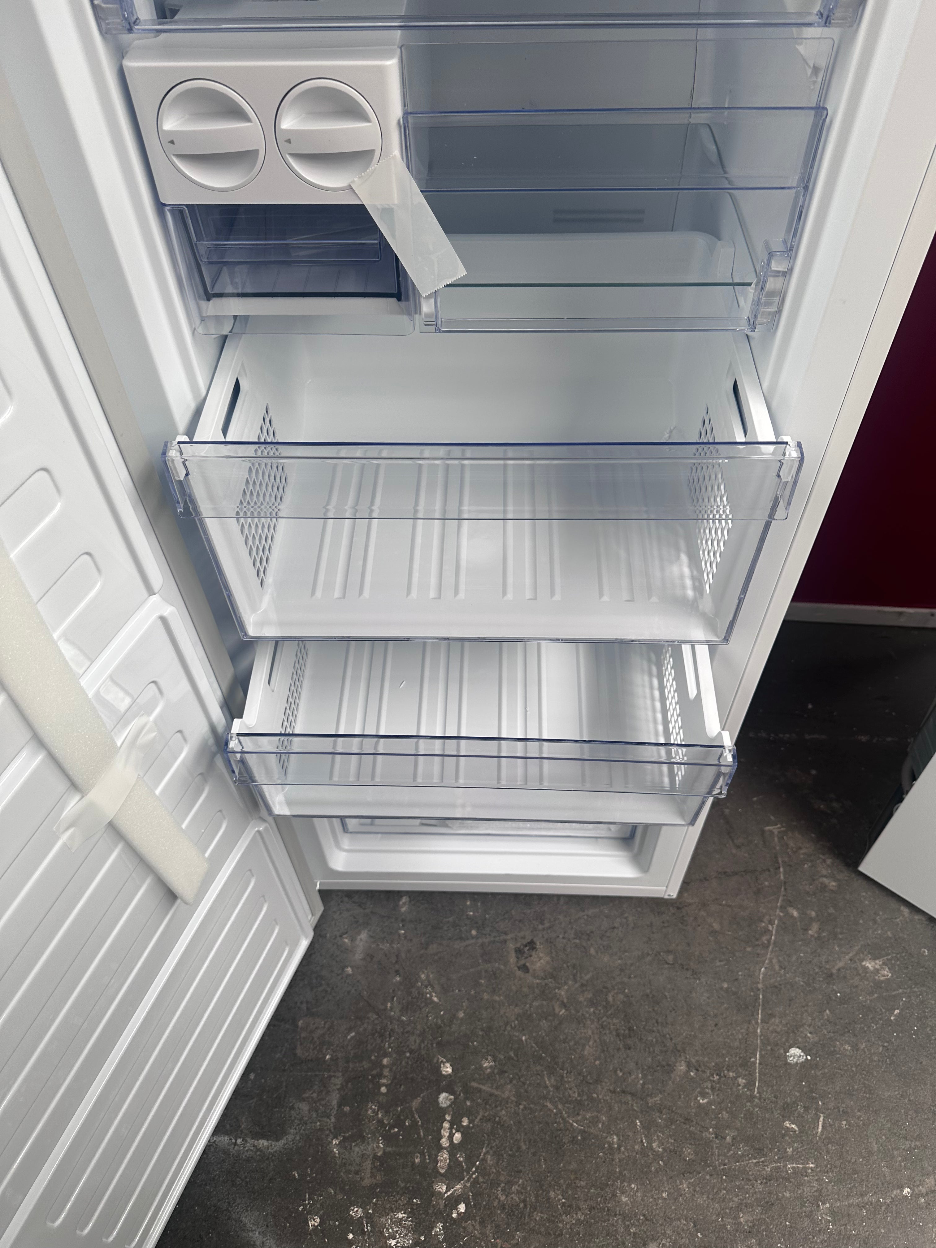 Beko 250L Upright Frost Free Freezer BVF290W - Energy Efficient, Made in Europe, 12 Month Warranty (Carton Damaged) - Perfect for Home, Restaurant & Commercial Kitchen Storage