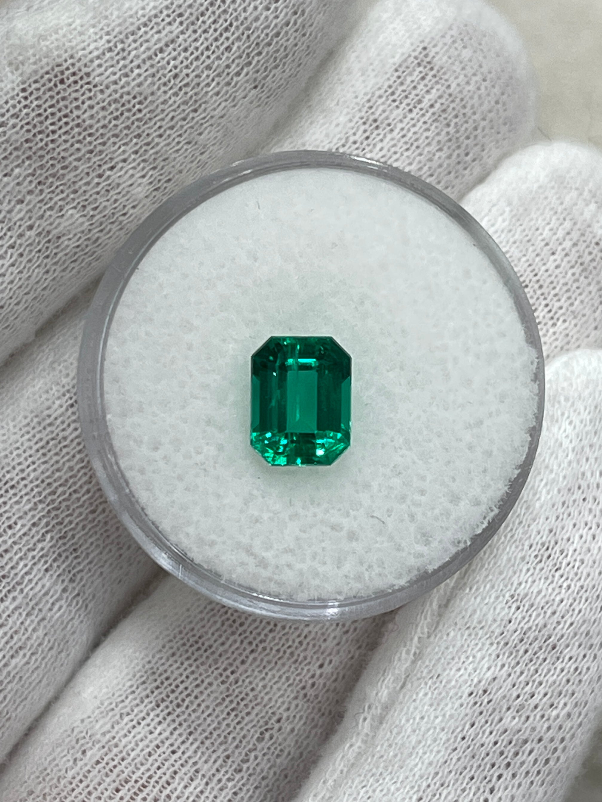 1.49 Carat 8x6mm Vivid Bluish Green Colombian Emerald Gemstone - Emerald Cut Natural Loose Gem for Jewelry Making & Engagement Rings