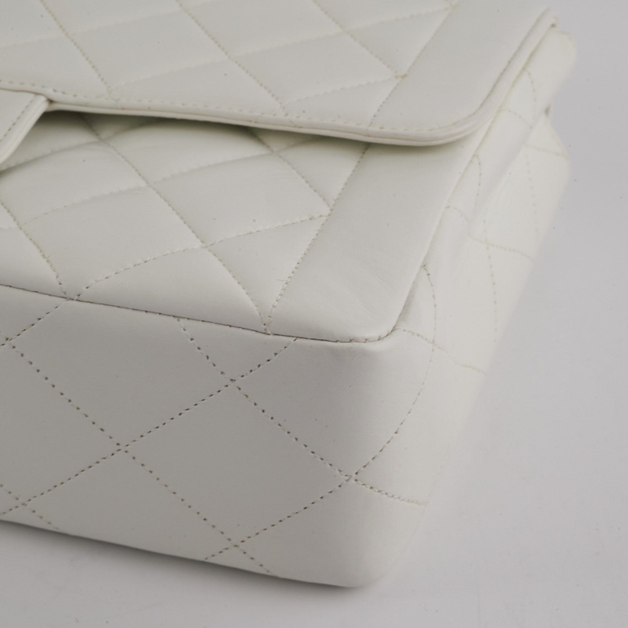 Chanel Vintage Quilted Flap Bag in White with 24K Gold Hardware - Perfect for Luxury Fashion & Special Occasions