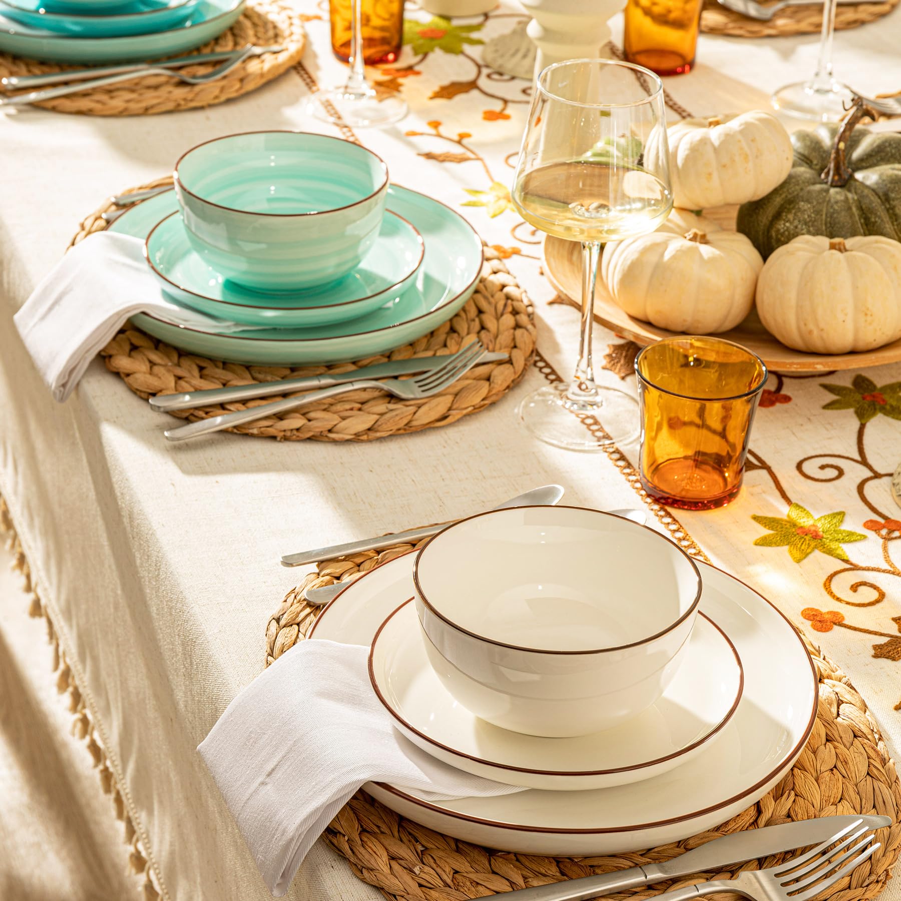 Sweese 18-Piece Porcelain Dinnerware Set - Round Plates & Bowls for 6, Microwave & Dishwasher Safe, Scratch-Resistant Hand-Painted Blue Swirl Design - Perfect for Family Dinners, Parties & Everyday Use