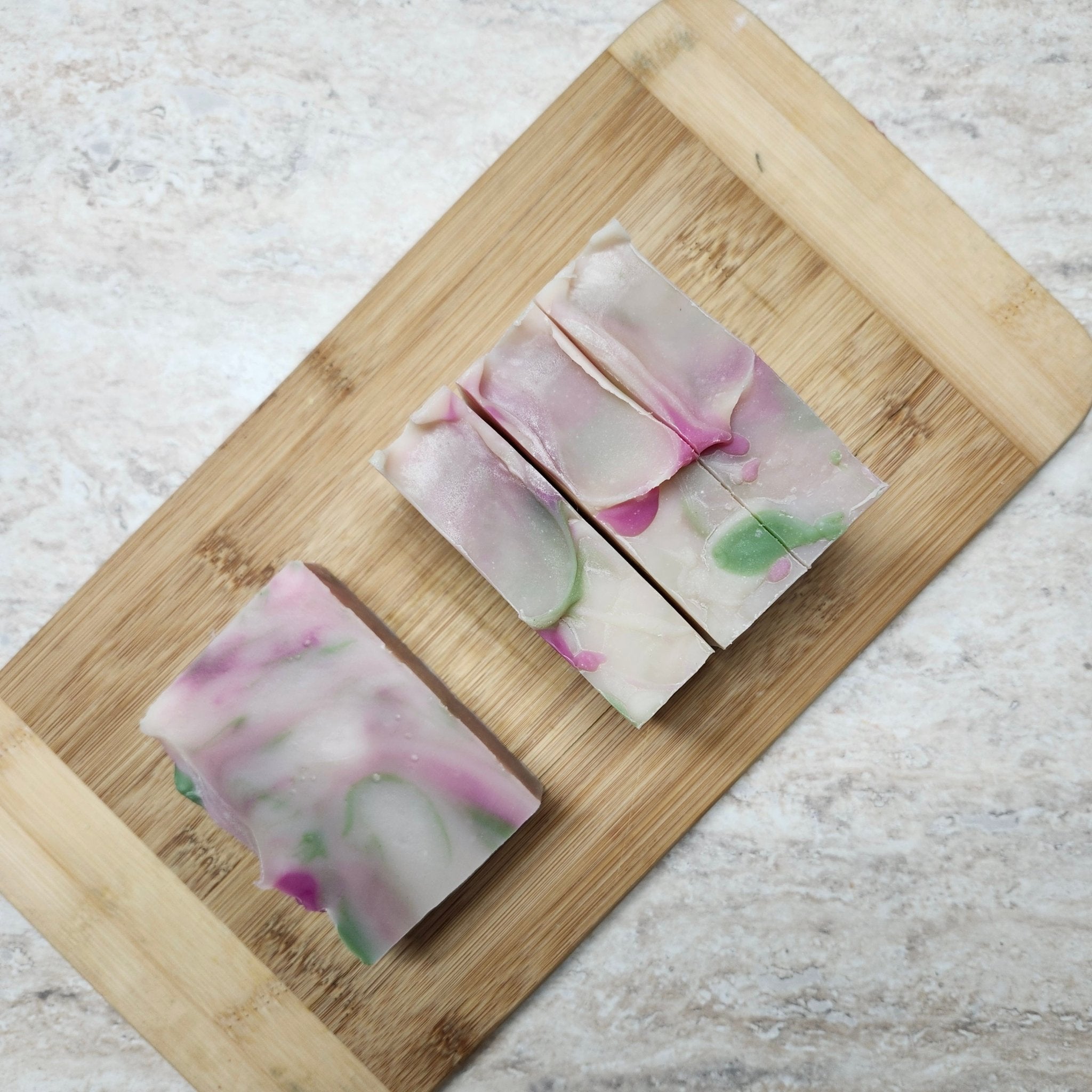 Organic Minty Lavender Handmade Soap Bar - Natural Aromatherapy for Relaxation & Stress Relief - Perfect for Gifts, Spa Days & Self-Care Routines