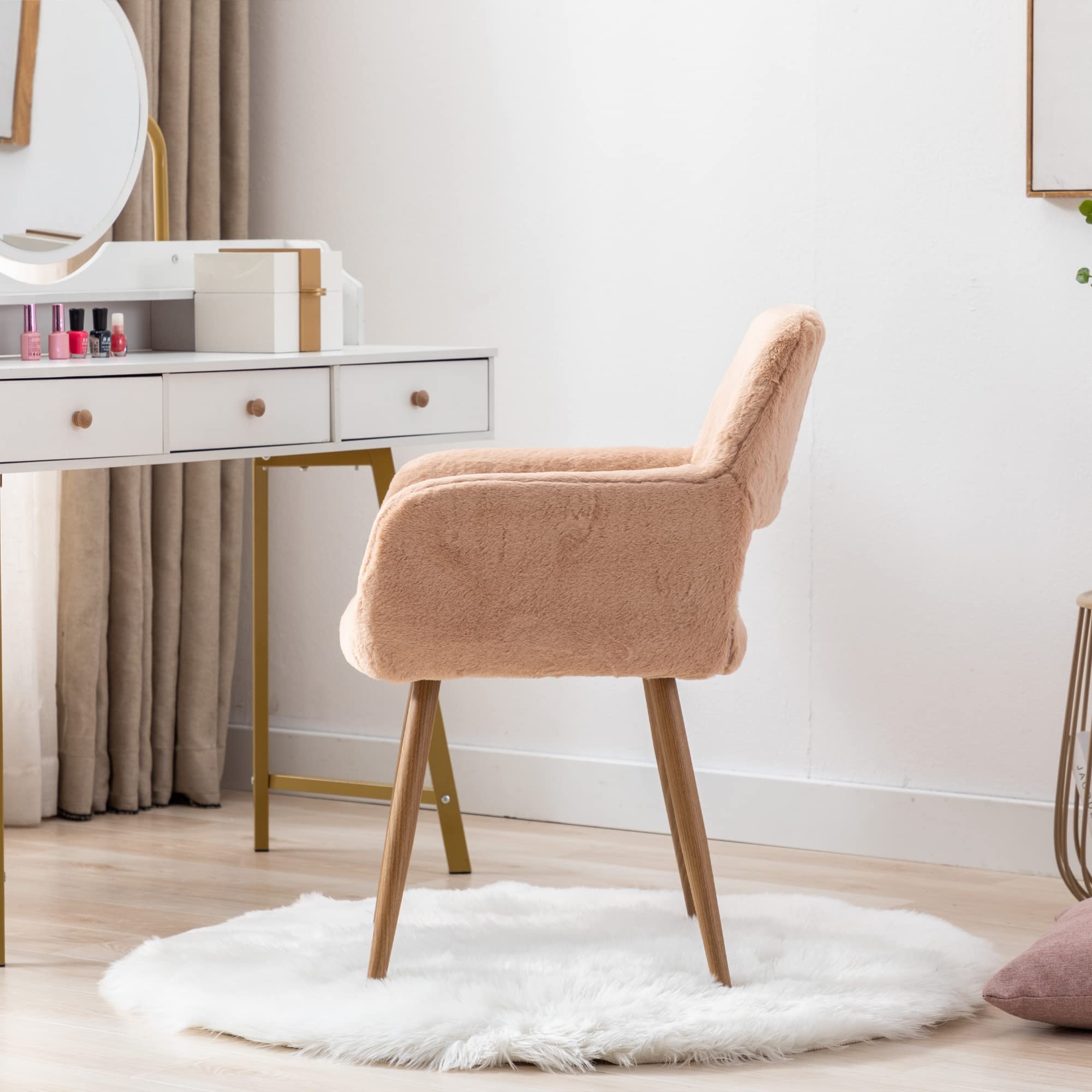 Mid-Century Modern Faux Fur Accent Chair - Soft & Comfy Armchair with Wood-Look Metal Legs for Living Room, Dining Room, Home Office & Vanity | No Wheels, Camel Color | Perfect for Teens, Makeup Desks & Cozy Reading Nooks