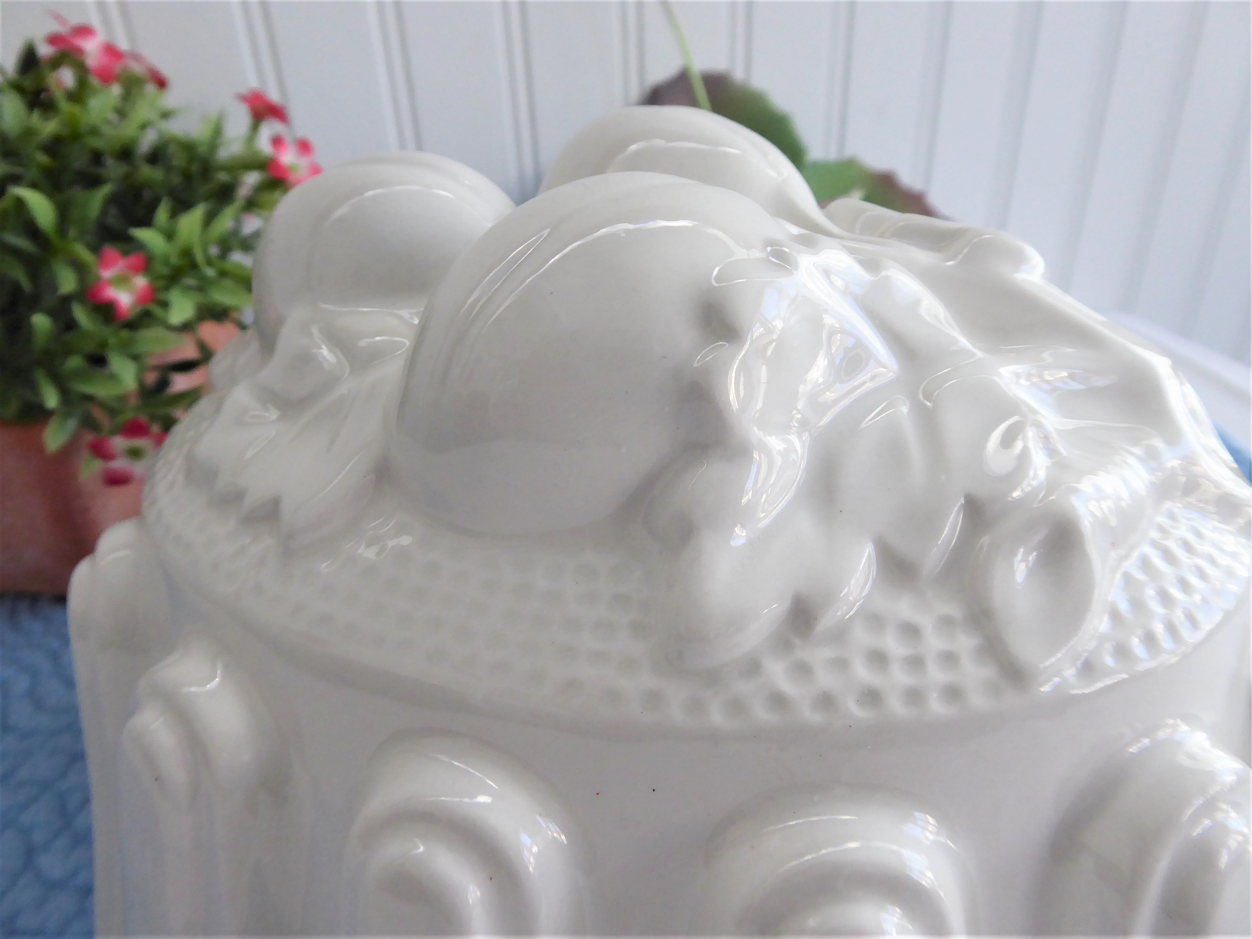 Vintage 1970s English White Ironstone Pudding Mold - Oval Baking Dish & Casserole for Classic Desserts | Perfect for Puddings, Custards & Traditional British Baking