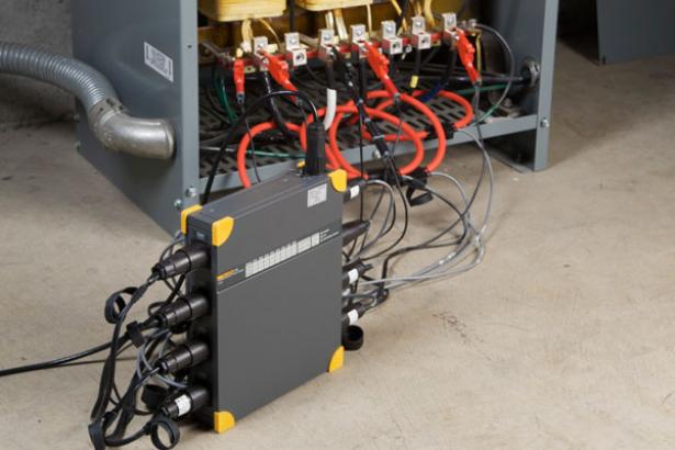 Fluke 1760TR Basic 3-Phase Power Quality Analyzer with High-Speed Transient Recorder - Ideal for Industrial Electrical Monitoring & Power System Troubleshooting