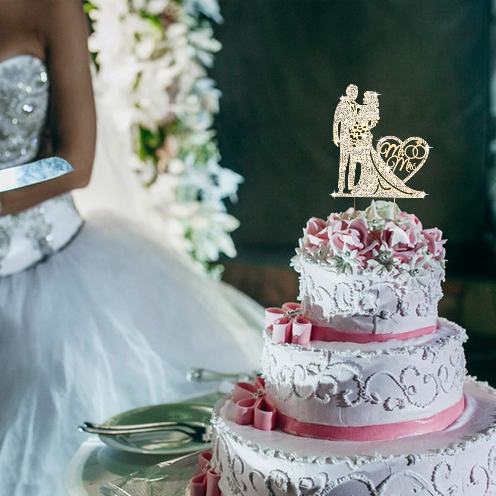 Elegant Rhinestone Mr & Mrs Wedding Cake Topper - Bride & Groom Metal Cake Decor for Wedding, Bridal Shower, Anniversary & Romantic Celebrations