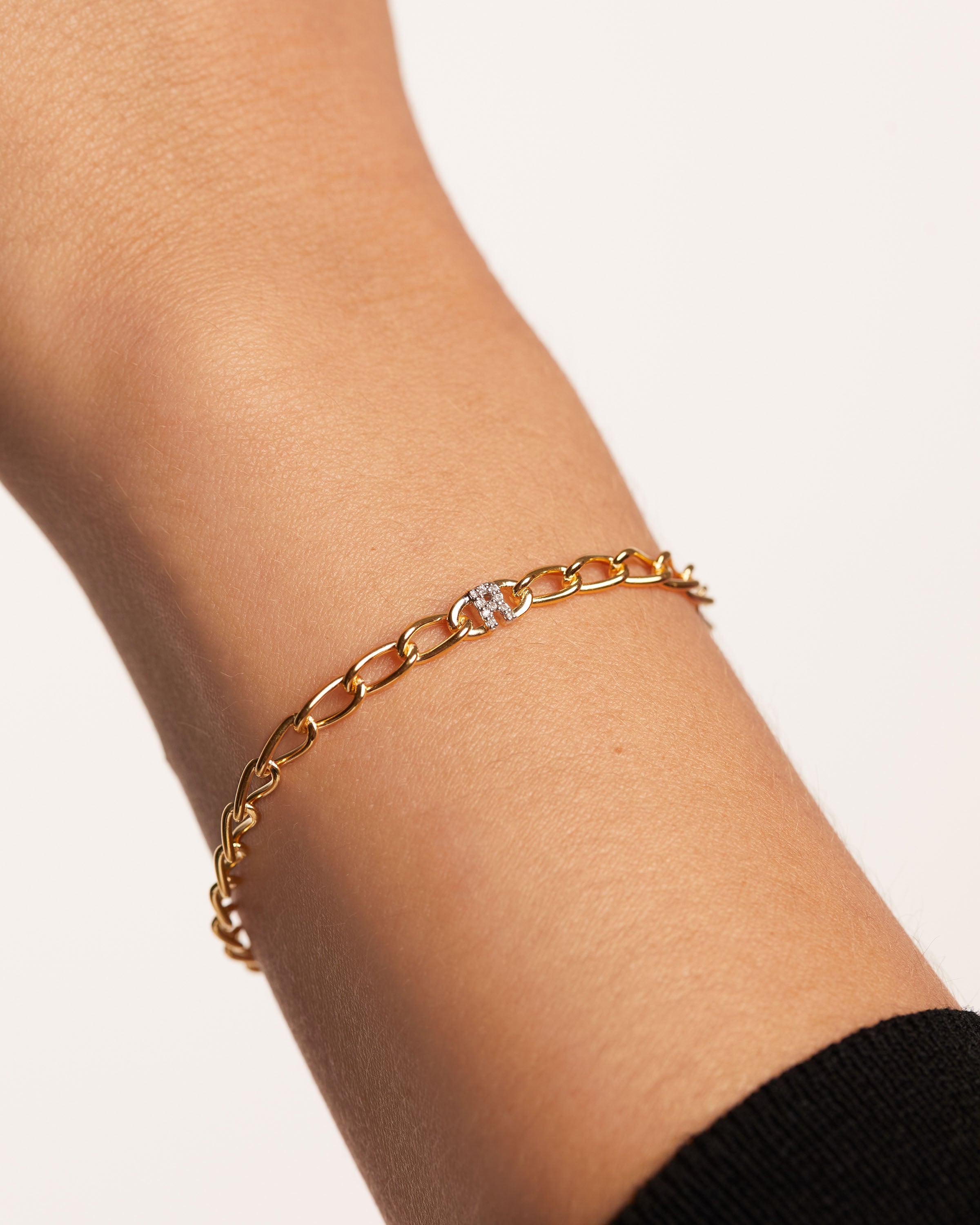 Letter R Chain Bracelet for Women - Gold/Silver Initial Alphabet Jewelry - Personalized Gift for Her | Perfect for Birthdays, Anniversaries & Everyday Wear