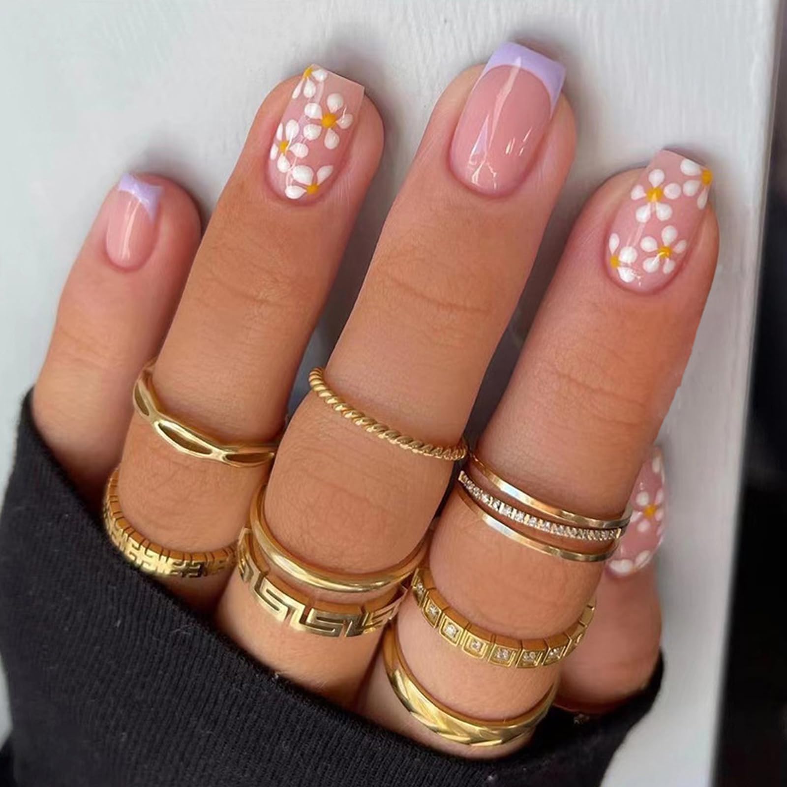 24Pcs White Flower Press On Nails Short - French Lavender Square Fake Nails with Glue - Light Purple Acrylic Short Fake Nails for Women & Girls - Spring Floral Artificial Nails for Parties, Weddings & Daily Wear