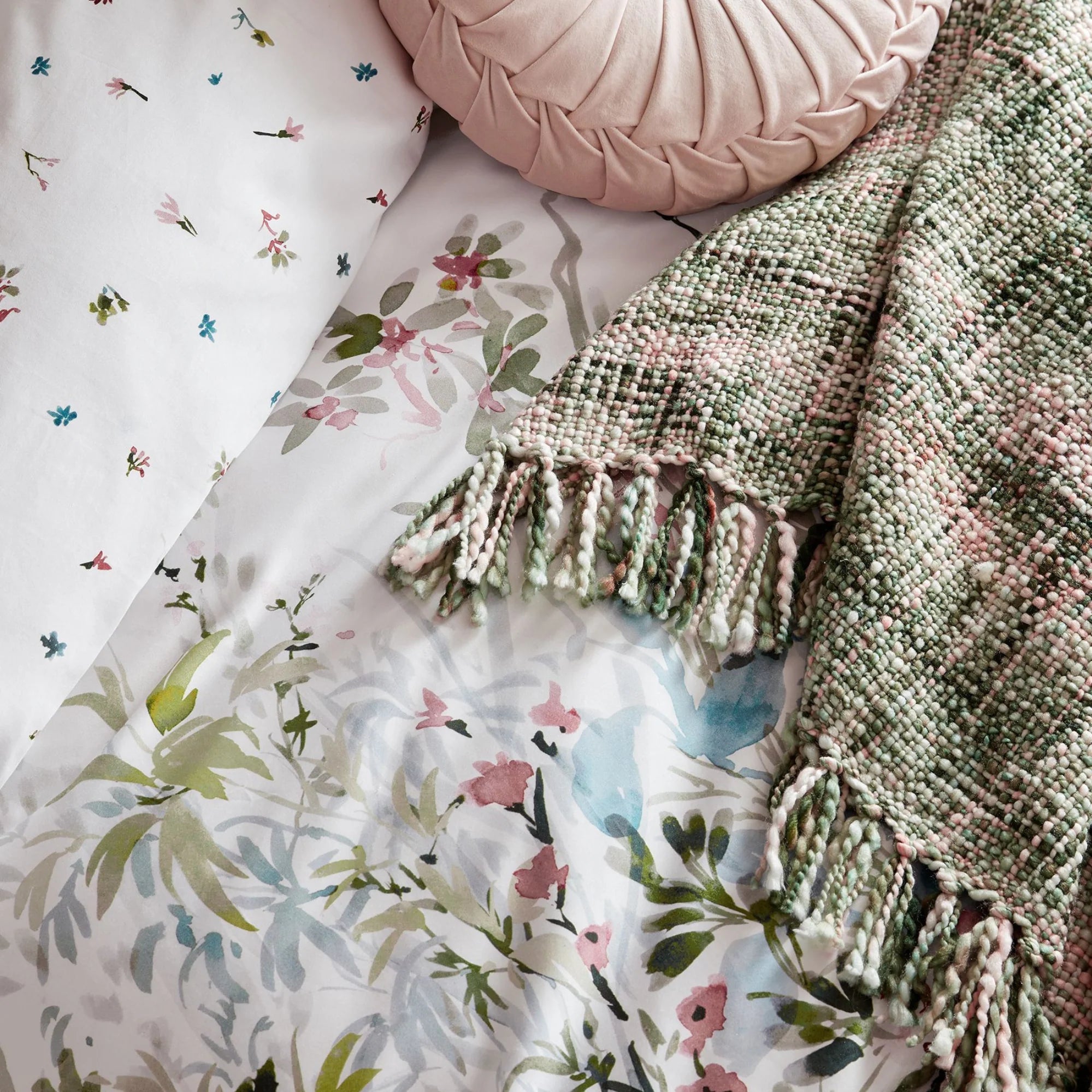 Laura Ashley Pointon Fields Duvet Cover Set - Floral Printed Bedding Collection | Queen/King Size | Soft Cotton Blend | Perfect for Master Bedroom, Guest Room & Vacation Homes