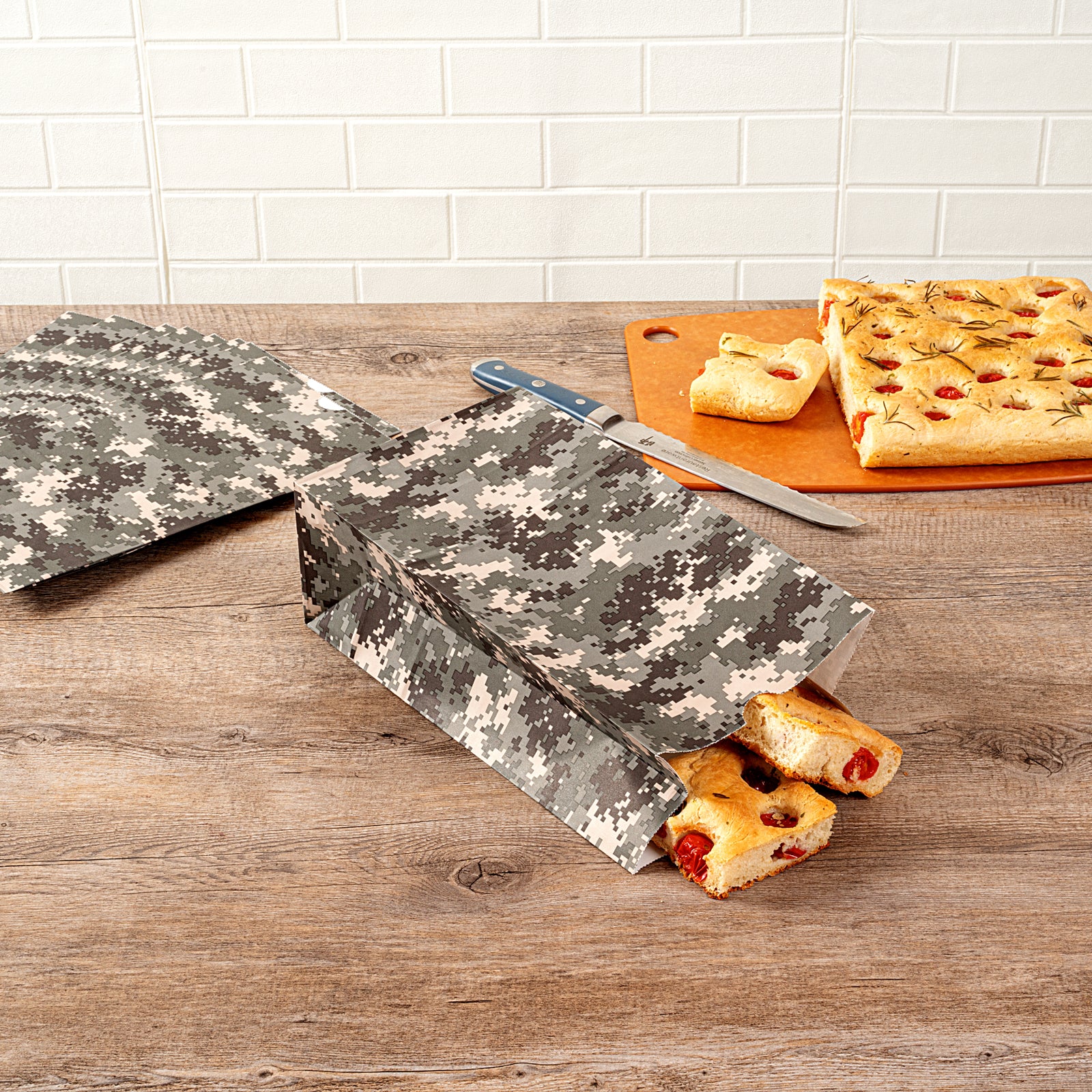 Camouflage Paper Bags 12 lb - 7 x 4.25 x 12.5 Inches - Pack of 100 - Heavy Duty Kraft Gift Bags for Parties, Shopping & Eco-Friendly Packaging