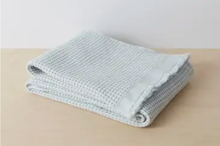 Premium Stonewashed Waffle Towels Set of 4 - Soft & Absorbent Silver Grey Bath Towels for Spa, Gym & Luxury Bathroom Decor