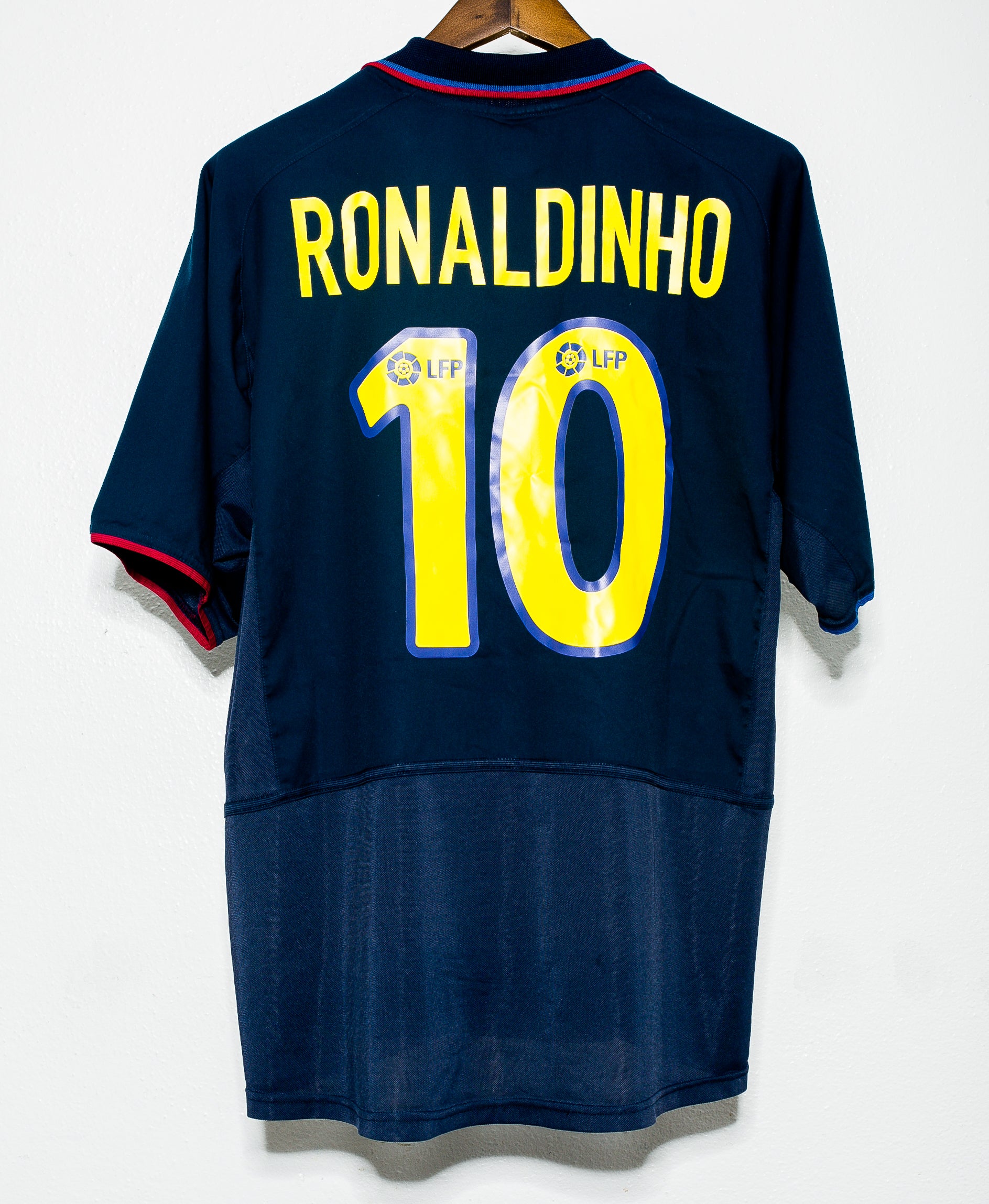 Authentic 2002 FC Barcelona Away Jersey #10 Ronaldinho (XL) - Vintage Soccer Shirt for Fans, Collectors & Retro Sports Enthusiasts - Perfect for Match Days, Gifts & Memorabilia Display